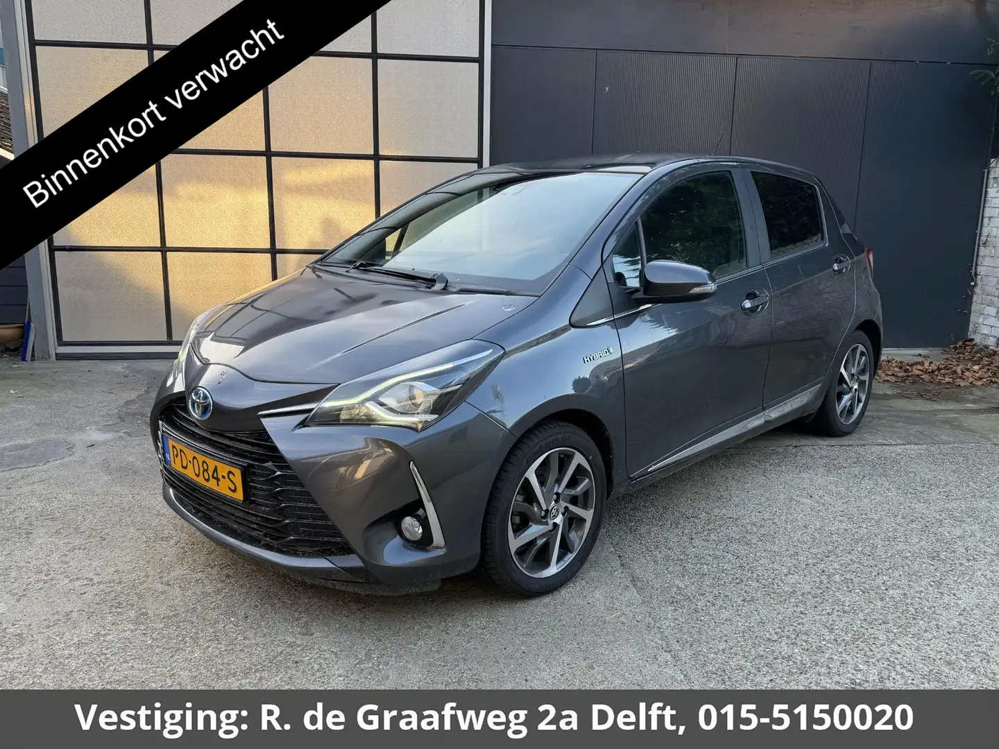 Toyota Yaris 1.5 Hybrid Executive | Panorama dak | Cruise Contr Gris - 1
