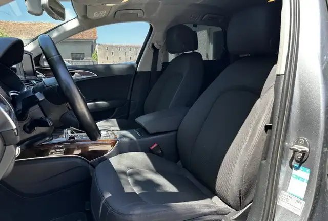 Audi A6 view 11