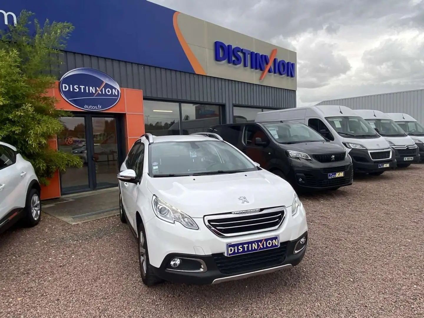 Peugeot 2008 1.2i 12V S\u0026S - 110 Allure Weiß - 2