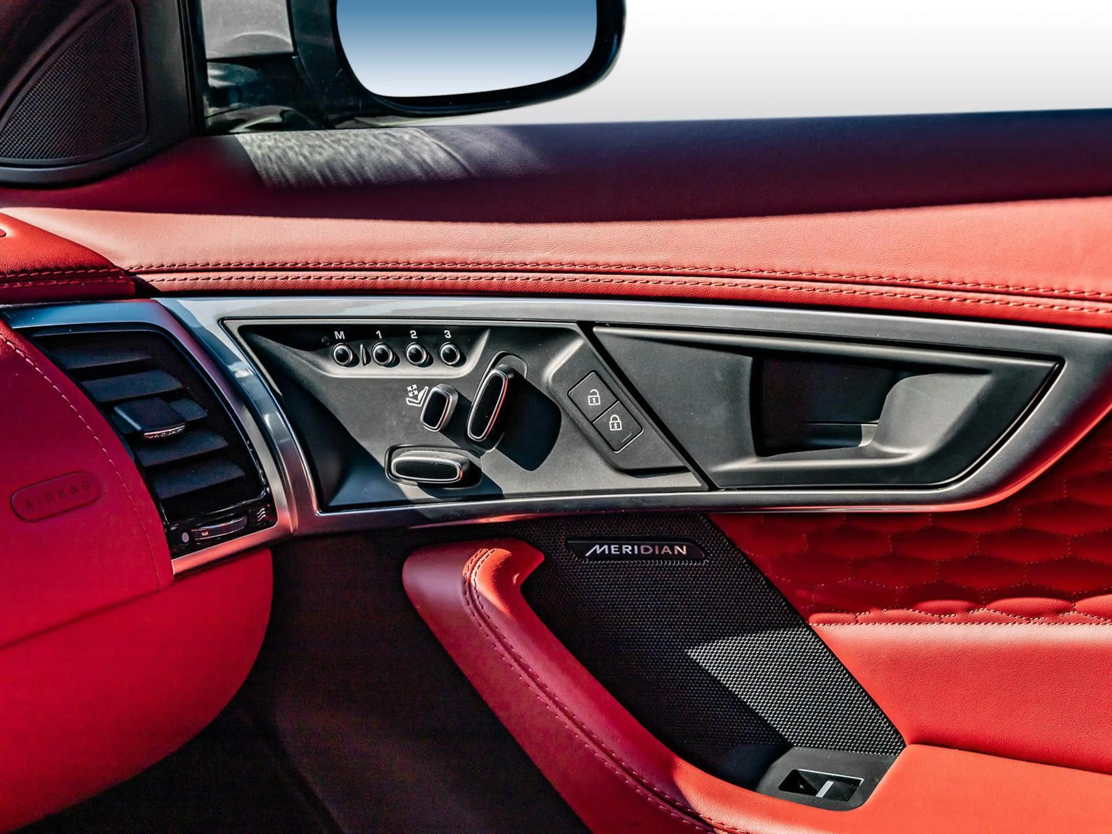 Jaguar F-Type P300 R-Dynamic Black NAVI PDC LED — photo 9