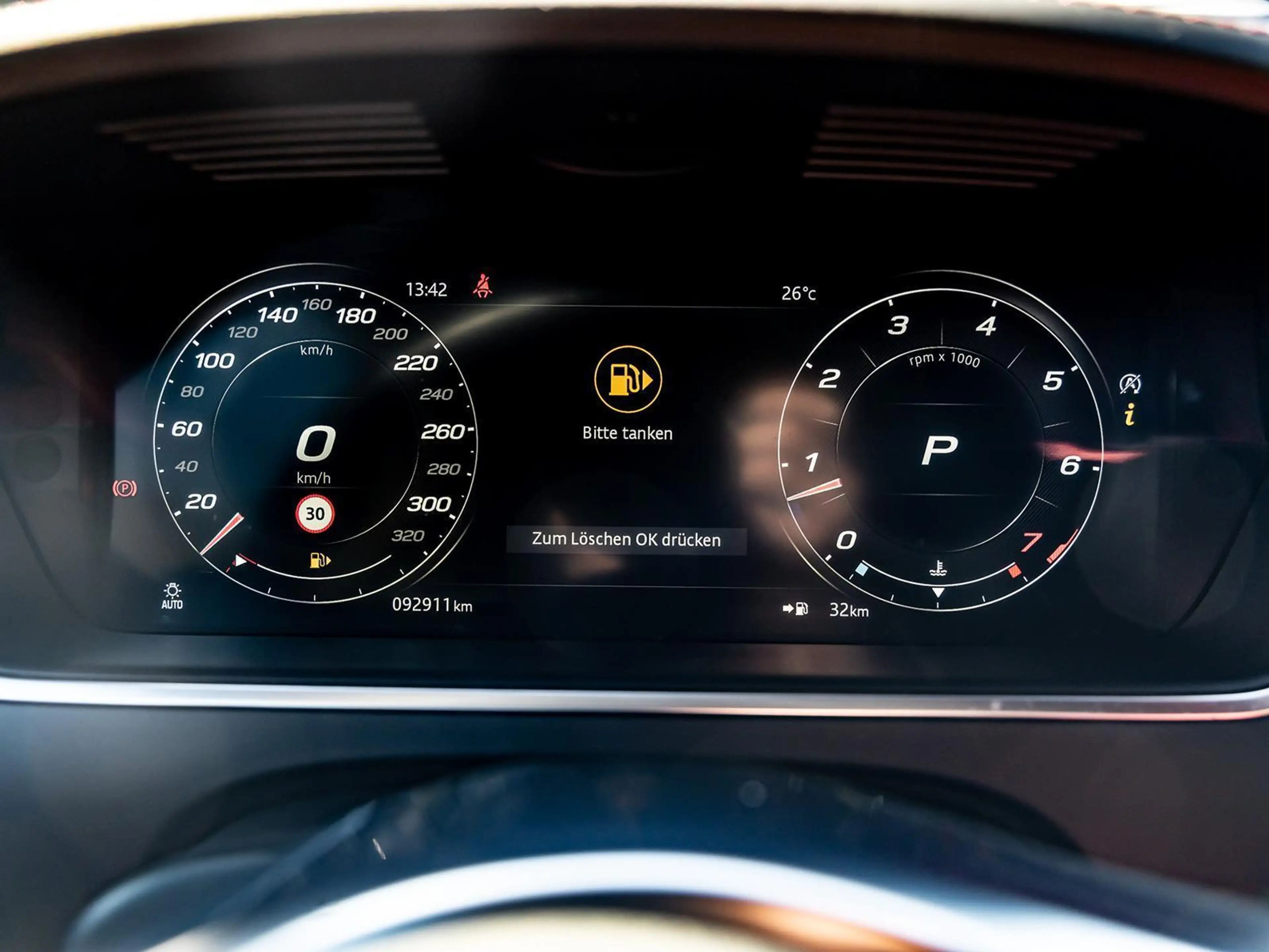 Jaguar F-Type P300 R-Dynamic Black NAVI PDC LED — photo 16