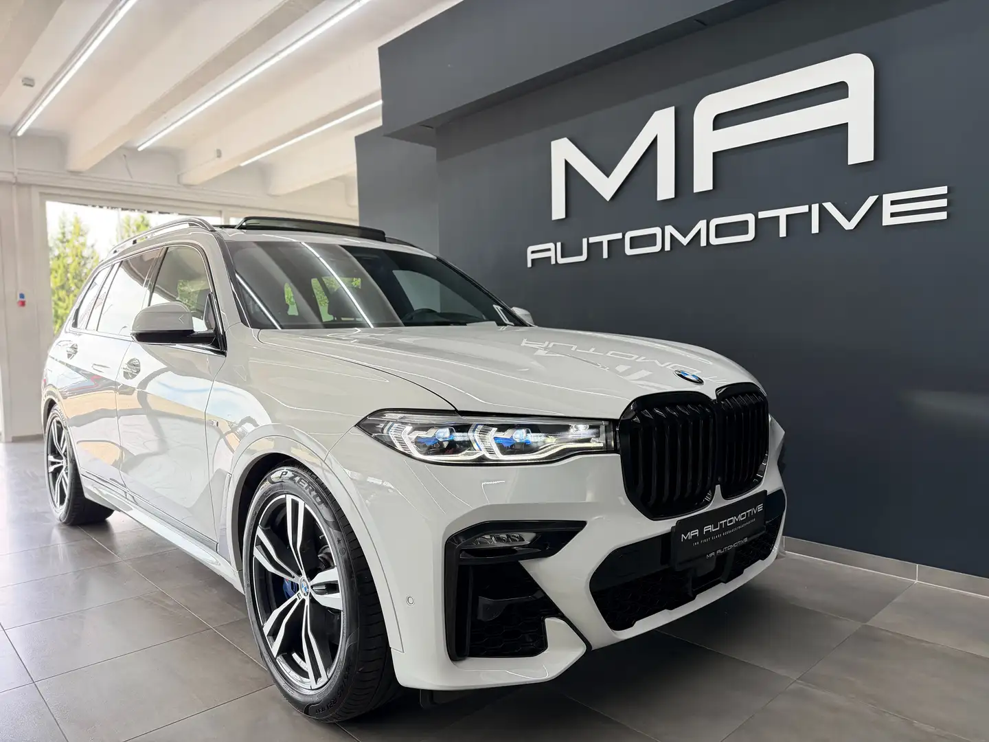 BMW X7 xDrive 30d MSport*LASER*PANO*7SITZER*HK*AHK*LUFT* Weiß - 2