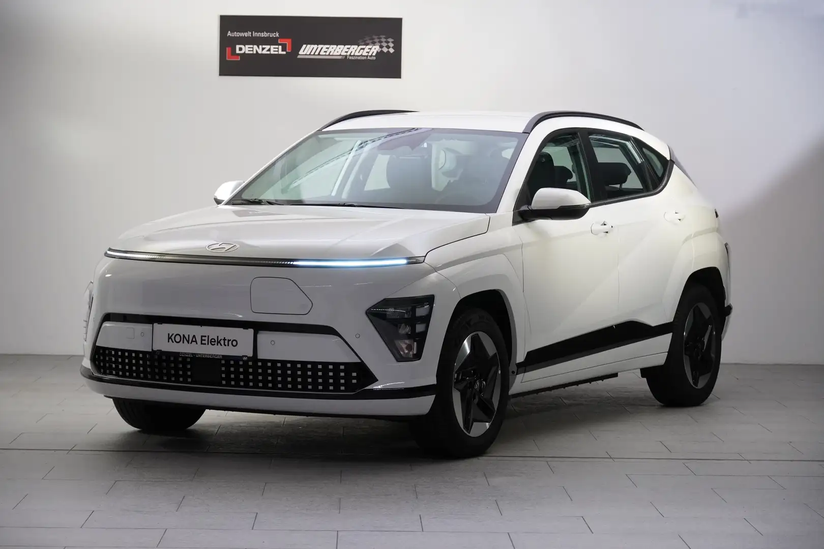 Hyundai KONA EV Smart Line 48,6 kWh abz.Superbonus Weiß - 2