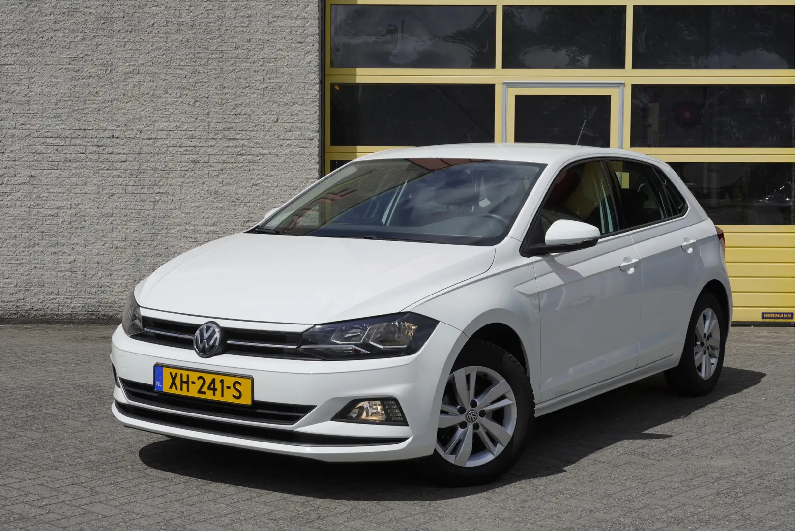 Volkswagen Polo 1.0 TSI 5drs Comfortline BJ2019 Lmv 15" | Led | Na Wit - 1