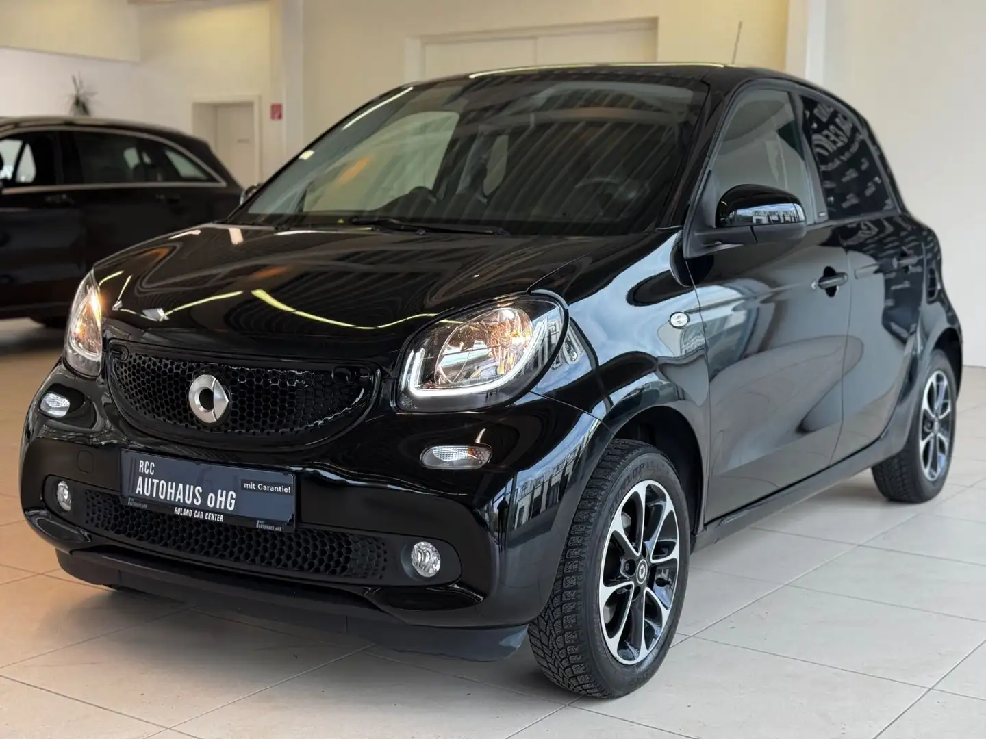 smart forFour Automatik Pano JBL SHZ Klima Schwarz - 1