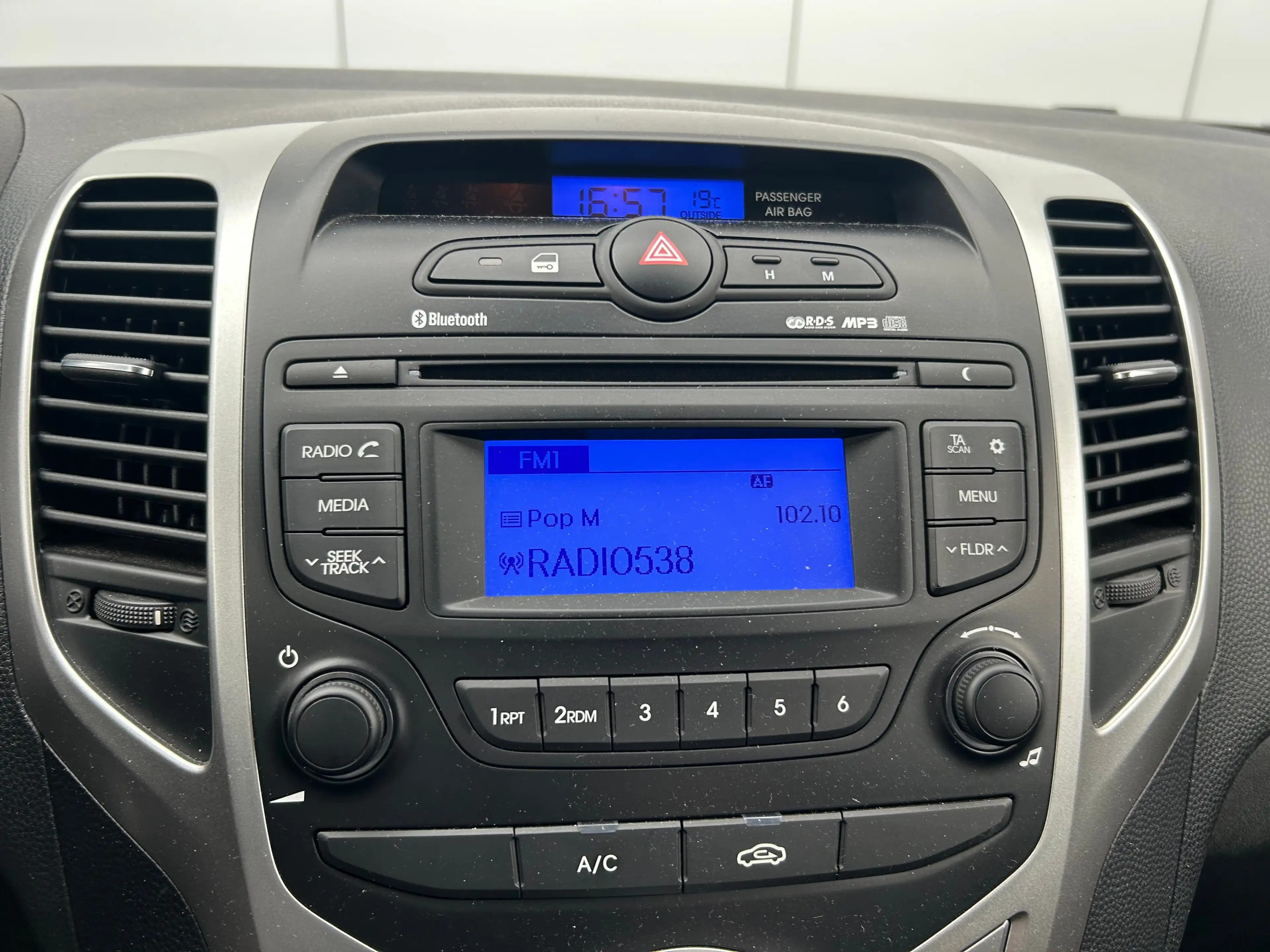 Hyundai iX20 1.6i i-Vision | Automaat | 16" Lichtmetalen velgen — photo 17