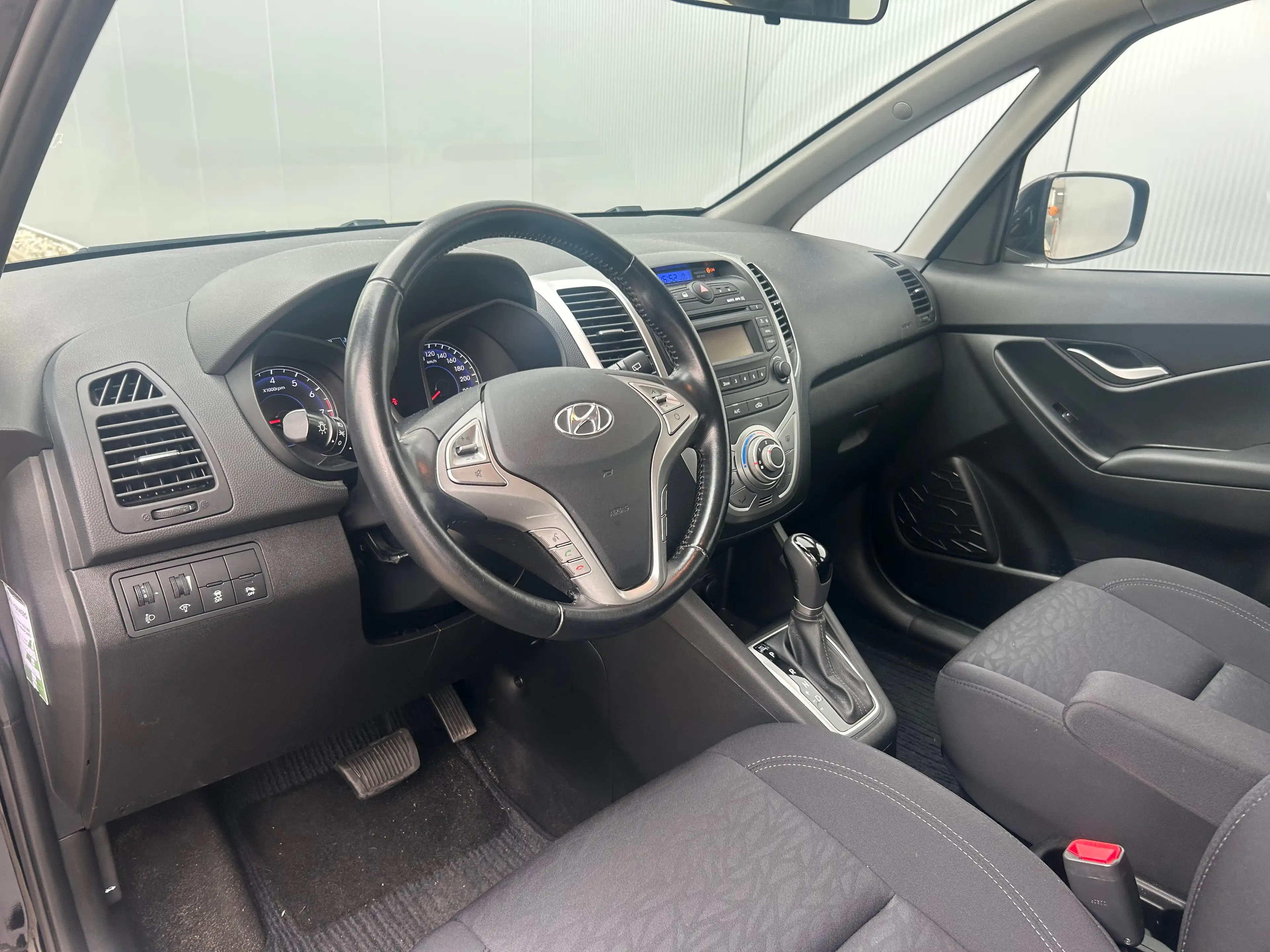 Hyundai iX20 1.6i i-Vision | Automaat | 16" Lichtmetalen velgen — photo 32