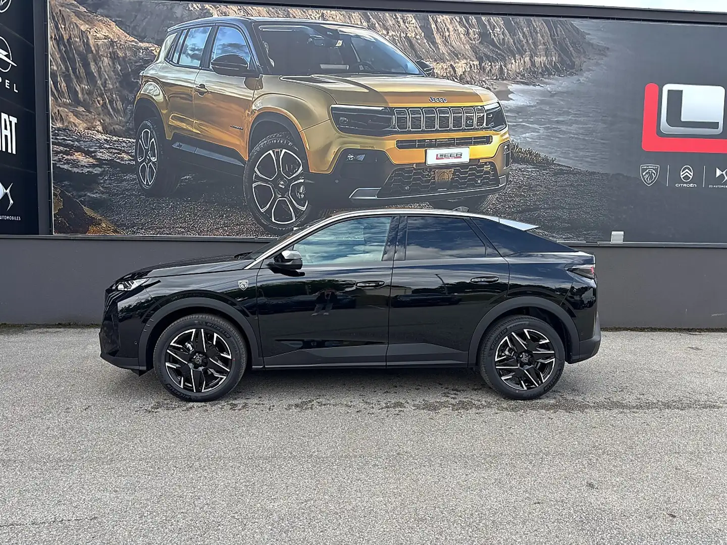 Peugeot 3008 Hybrid 145 e-DCS6 GT inkl. 360° Vision & Drive ... Schwarz - 2