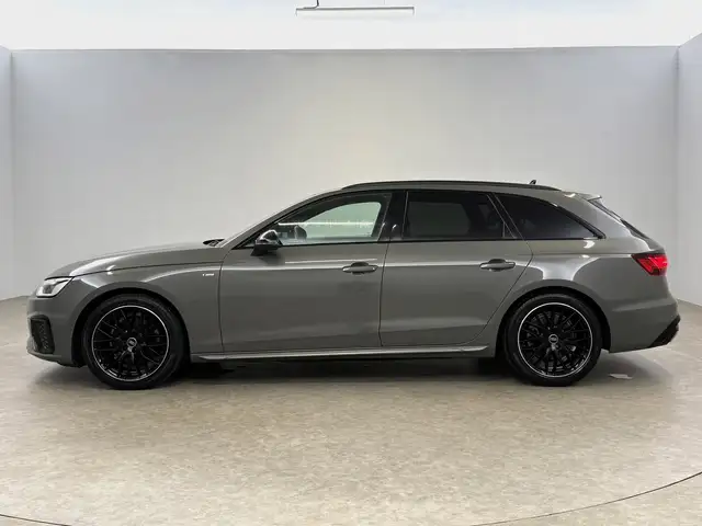 Audi A4 view 11