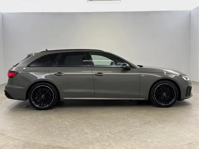 Audi A4 view 10