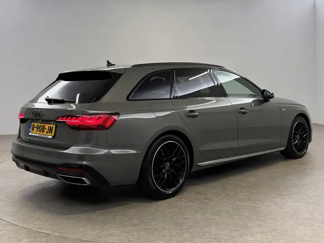 Audi A4 view 12