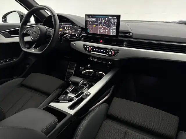 Audi A4 view 4