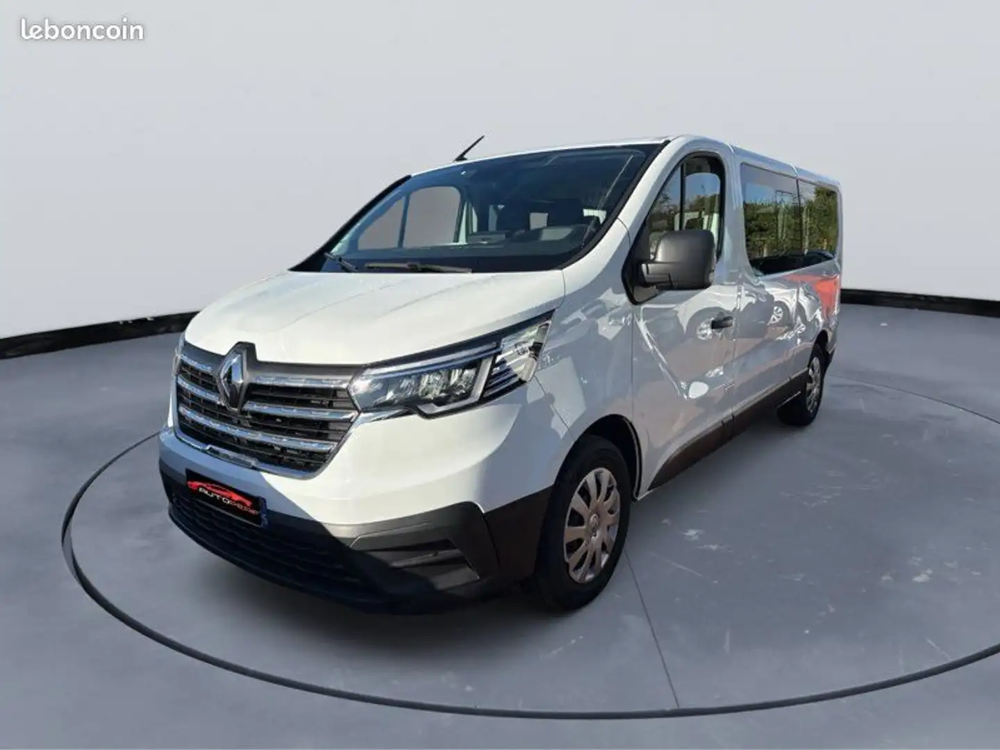 Renault Trafic L2 9 places 2.0 Blue dci 150 CH Zen tva récupérable sort de révision ct ok prêt à partir gps- CarPlay- attelage radar rec Alb - 1