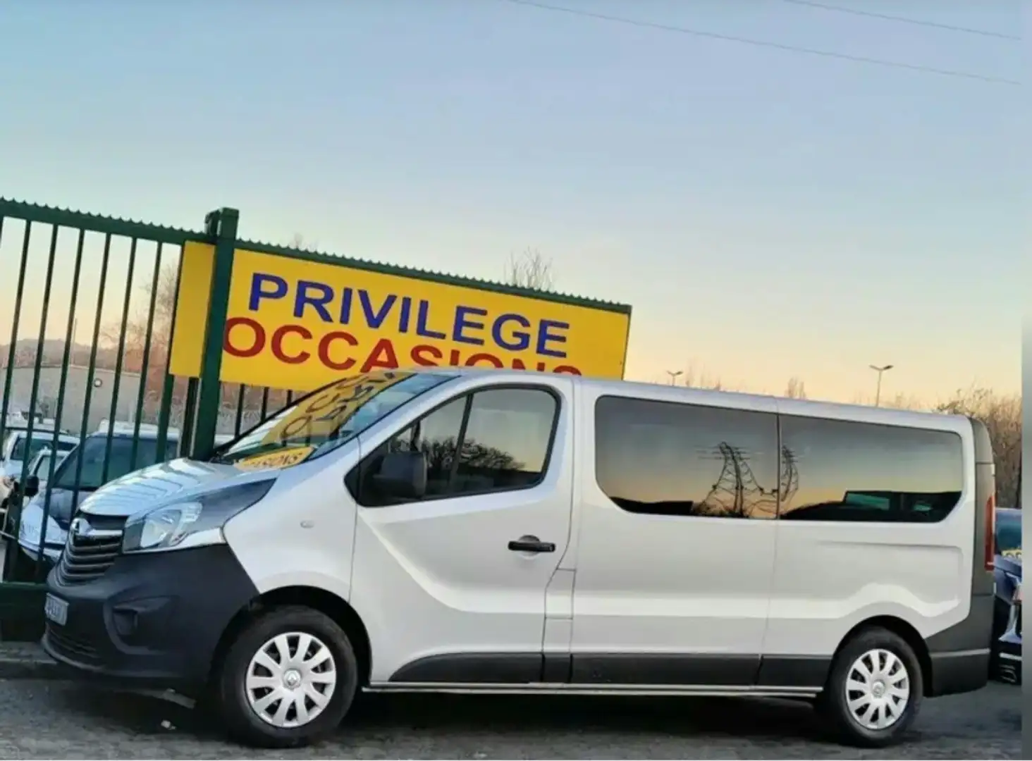 Renault Trafic 9 PLACES 125CV LONG AIRCO L2H1 EURO 6B att rem Gris - 2