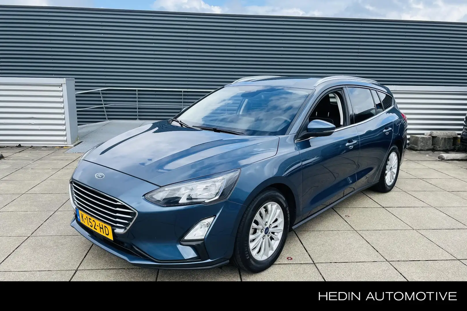 Ford Focus Wagon 1.0 EcoBoost Hybrid Titanium X Business Blauw - 1