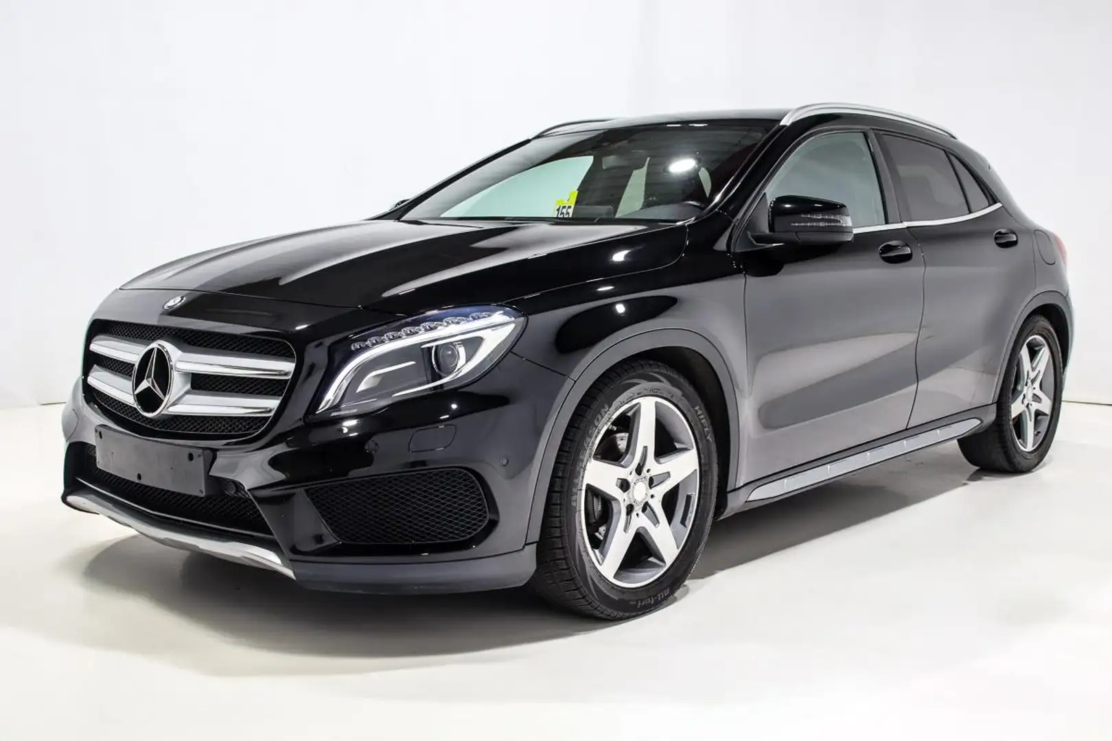 Mercedes-Benz GLA 180 D - AMG 18 - LED - GPS Zwart - 2