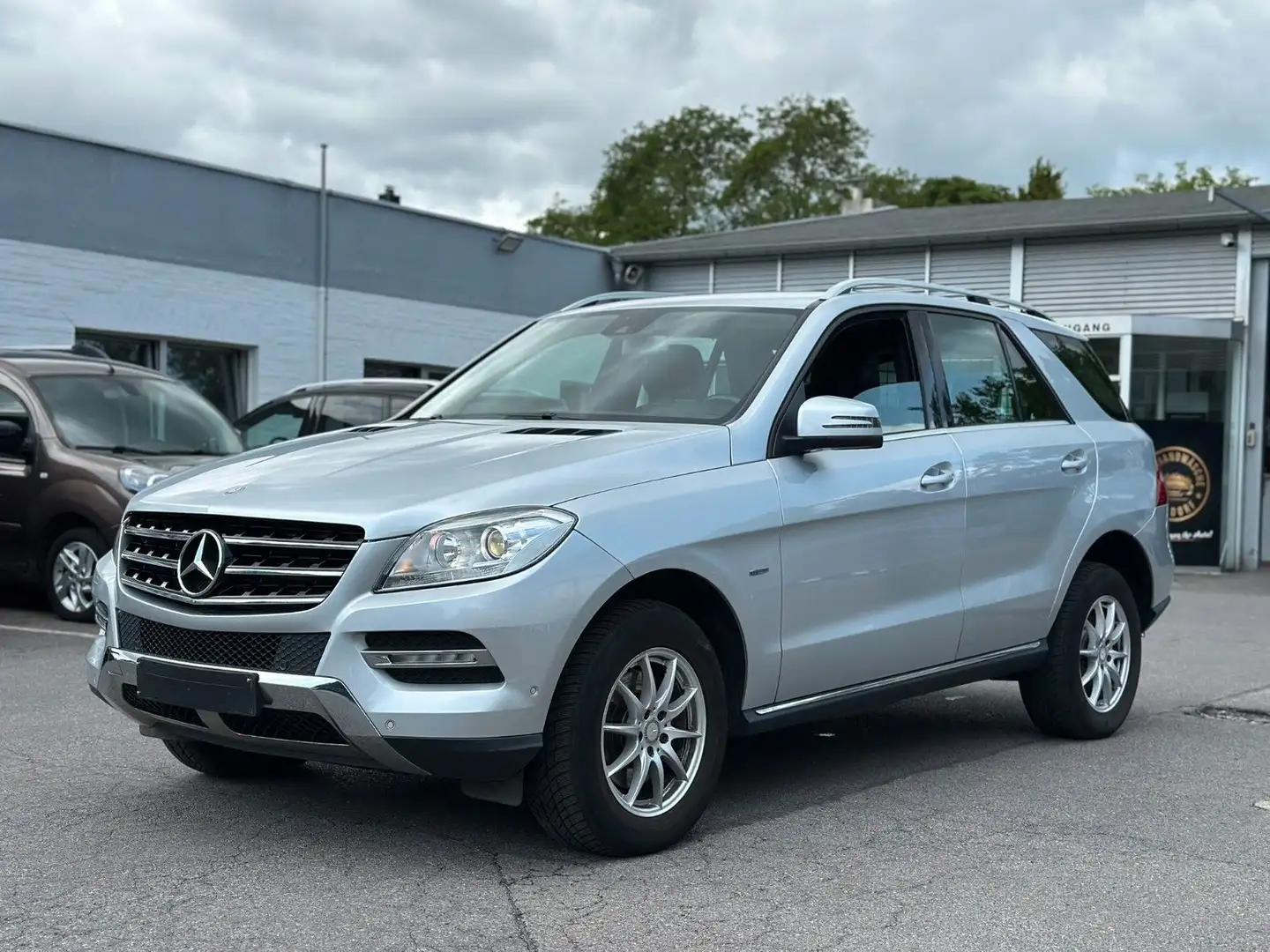 Mercedes-Benz ML 350 CDI BlueTec Navi*2-Zonen*Sport-Sitze* Gümüş rengi - 1