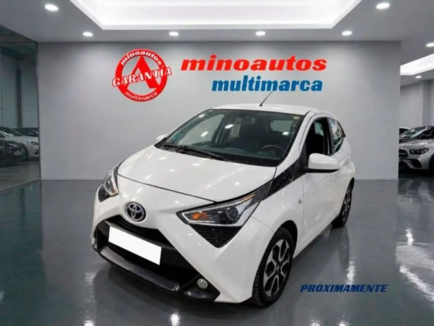 Toyota Aygo 1.0 72 CV X-PLAY Blanco - 1