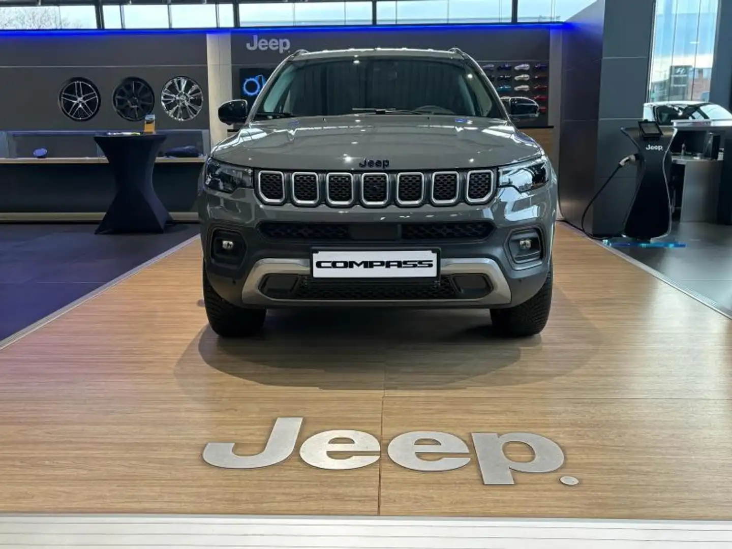 Jeep Compass Plug-In Hybrid My23 Upland 1.3 Gris - 2