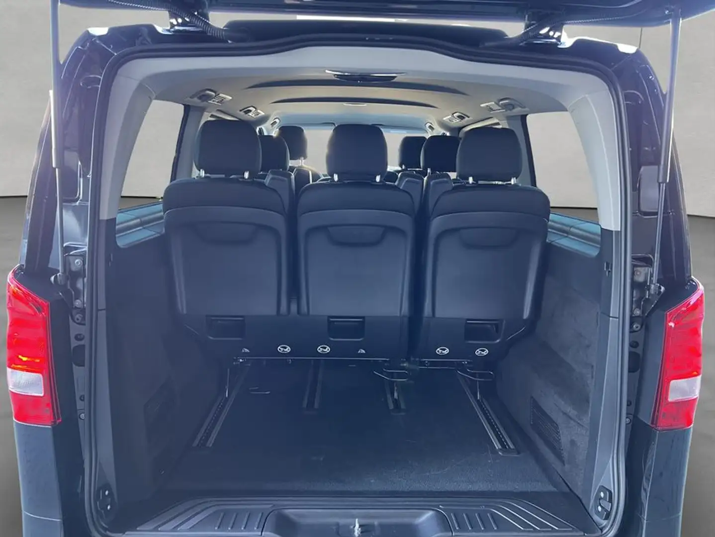 Mercedes-Benz Vito Vito Zwart - 2