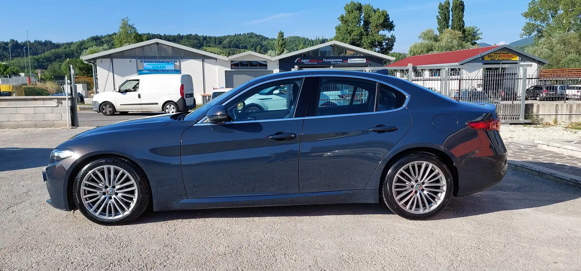 Alfa Romeo Giulia Giulia 2.2 t Super 150cv auto Gris - 2