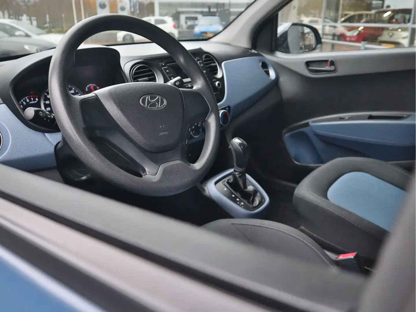 Hyundai i10 1.0i i-Motion Comfort Automaat Airco | Elektrische Bleu - 2