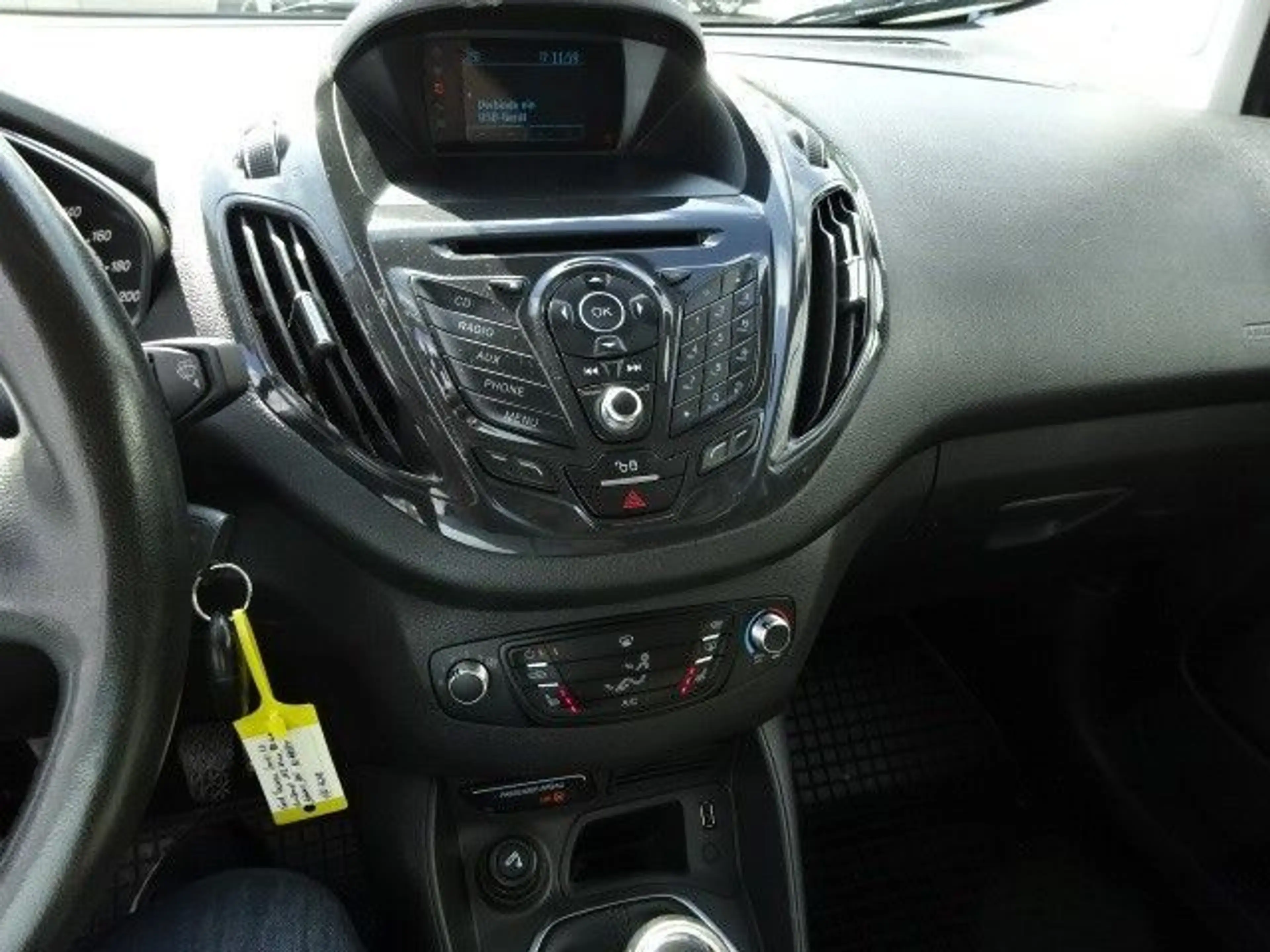 Ford Tourneo Courier Titanium 1.0 EcoBoost*Klima*SHZ* — photo 12