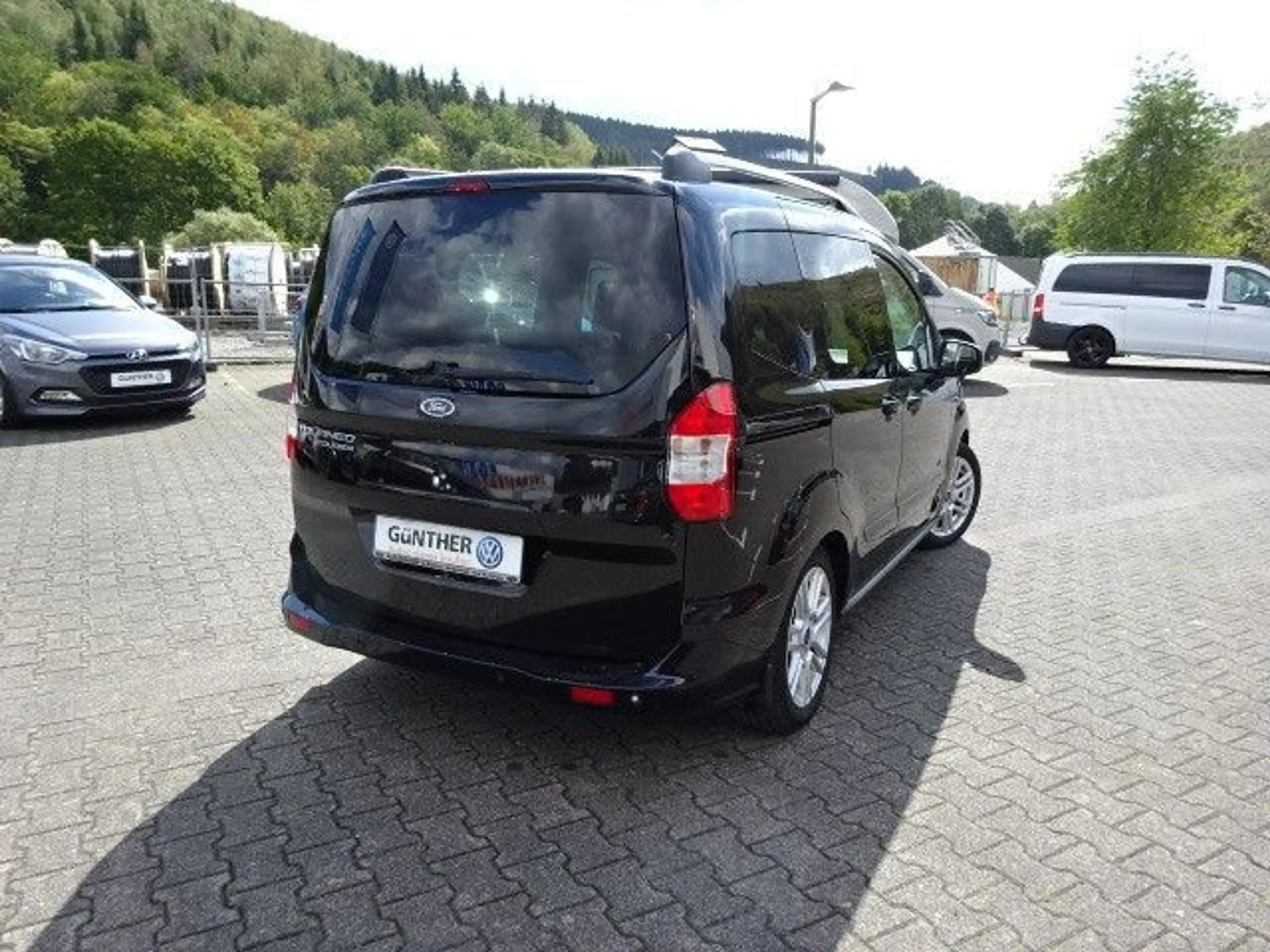 Ford Tourneo Courier Titanium 1.0 EcoBoost*Klima*SHZ* — photo 4