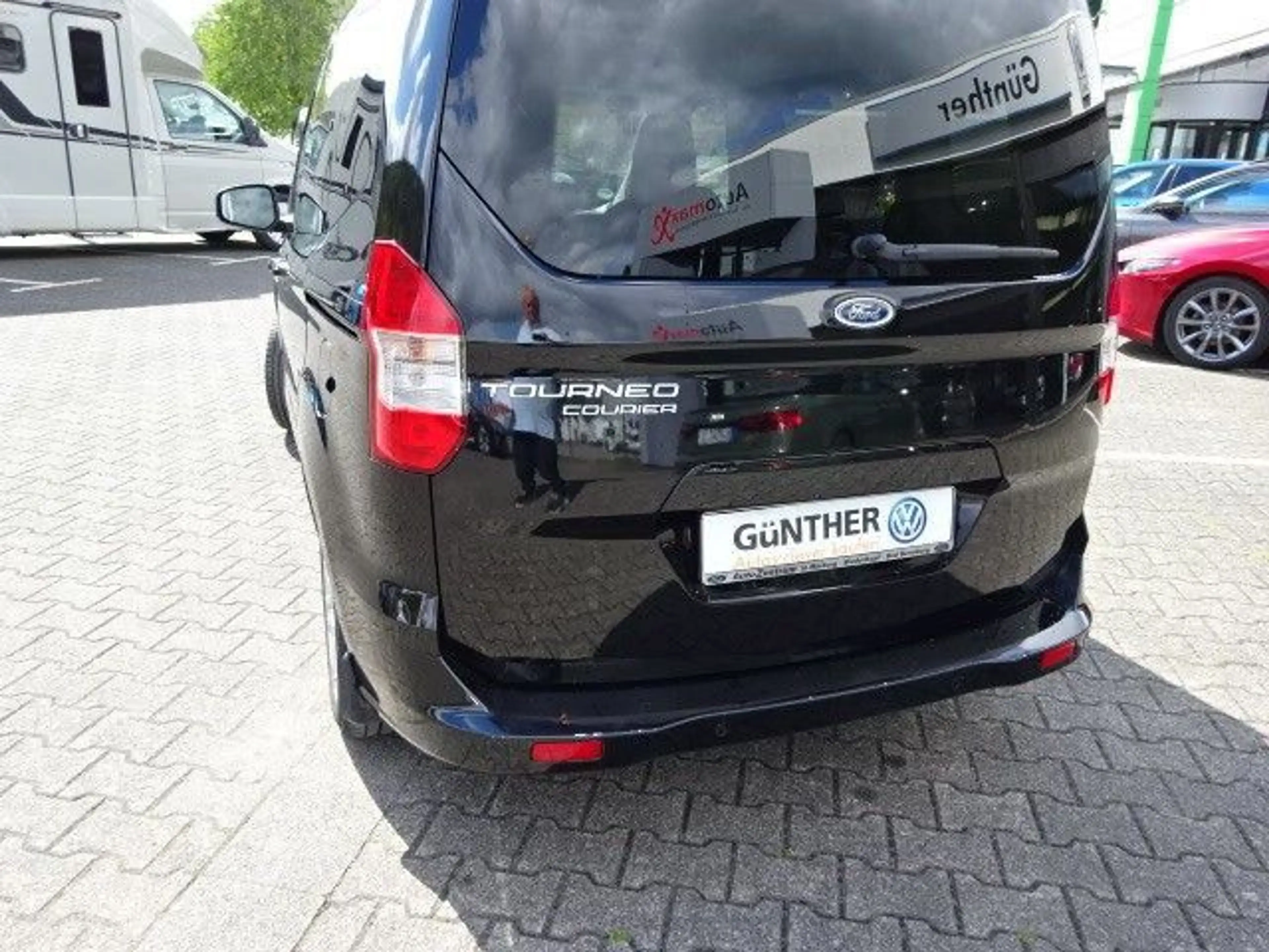 Ford Tourneo Courier Titanium 1.0 EcoBoost*Klima*SHZ* — photo 5
