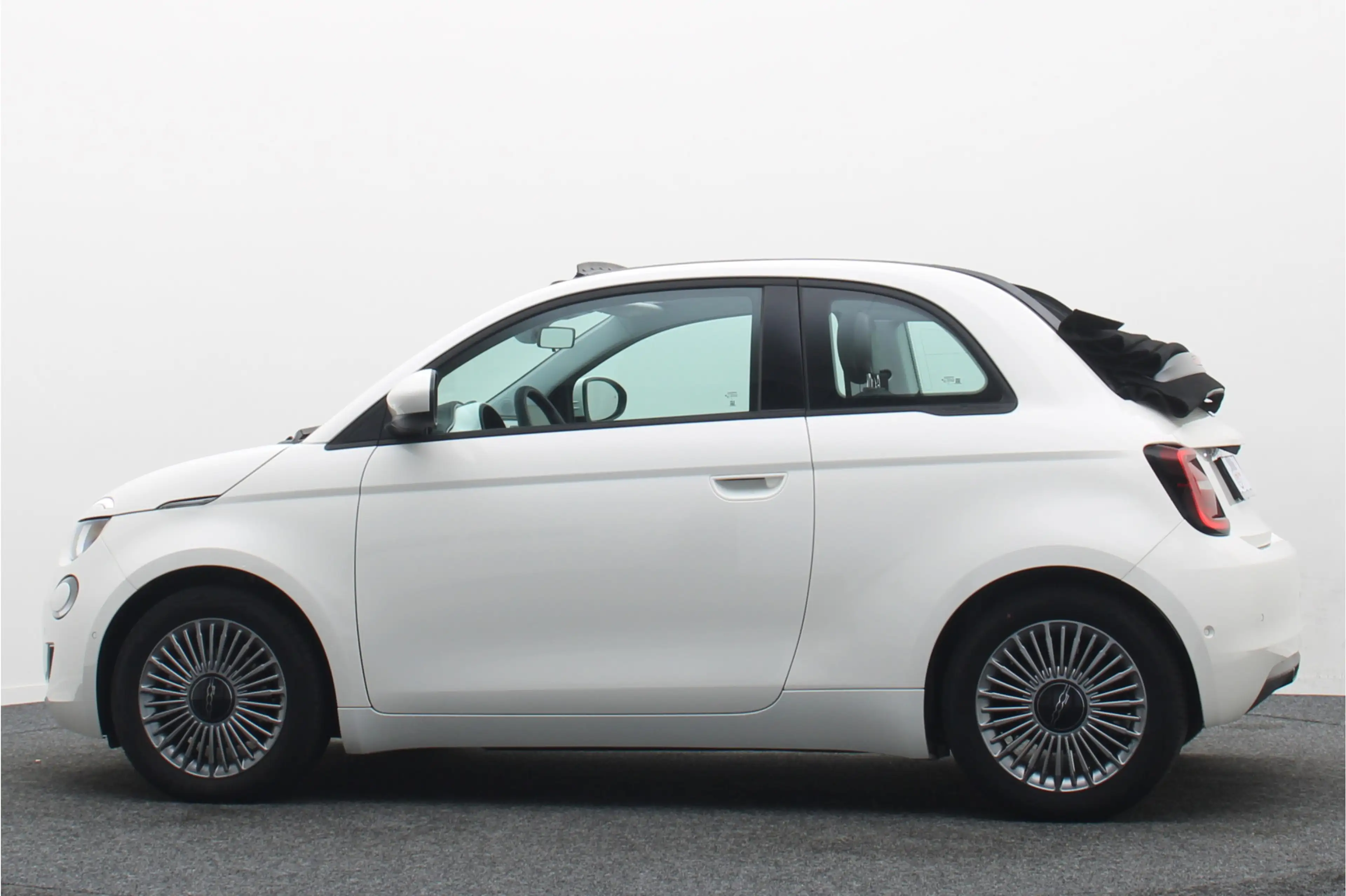 Fiat 500C Icon 42 kWh Cabrio Virtual Cockpit, Climate, Cruis — photo 7