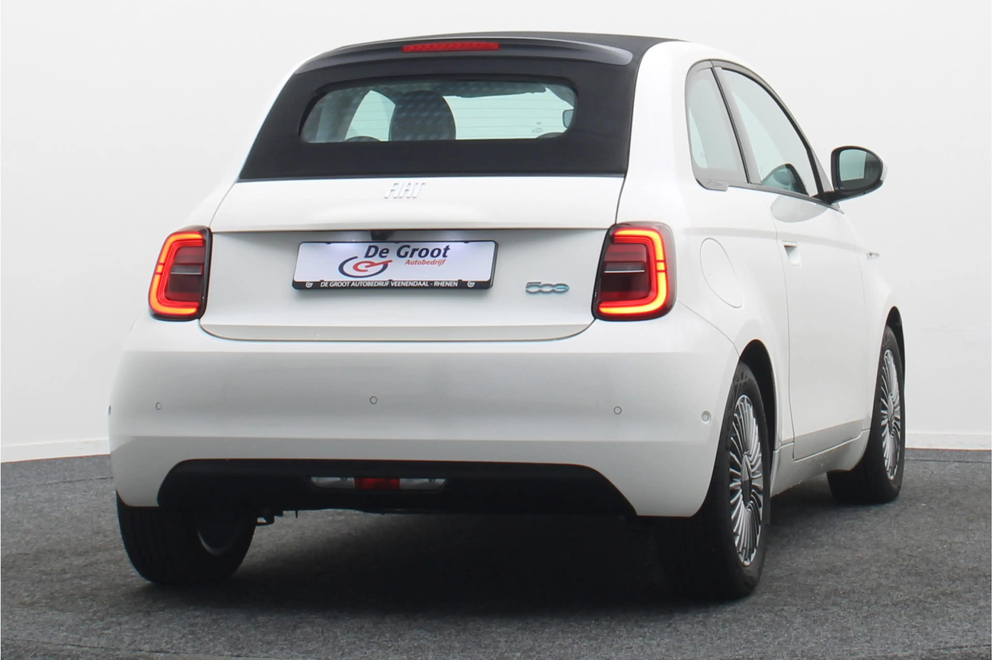 Fiat 500C Icon 42 kWh Cabrio Virtual Cockpit, Climate, Cruis — photo 16