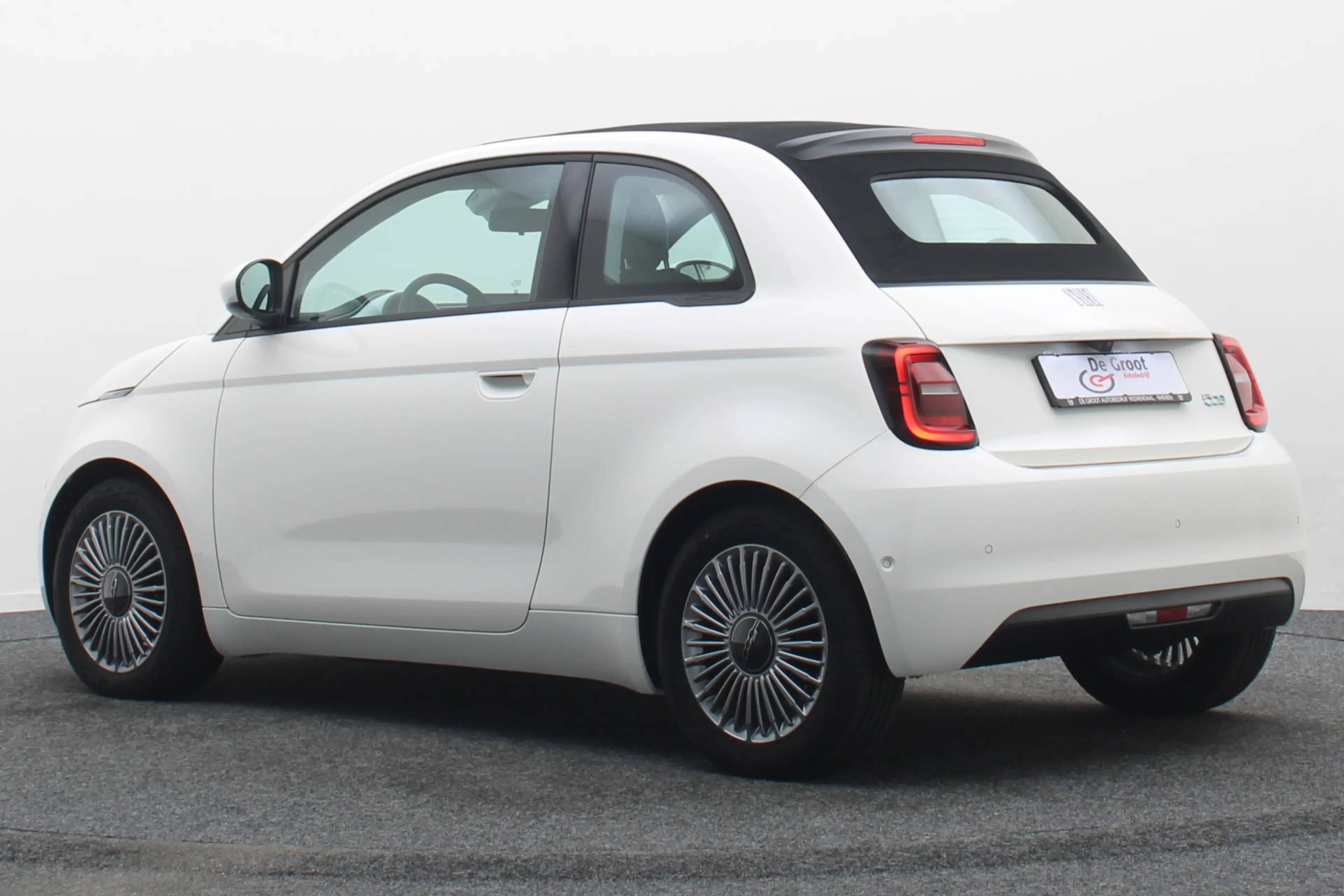 Fiat 500C Icon 42 kWh Cabrio Virtual Cockpit, Climate, Cruis — photo 3
