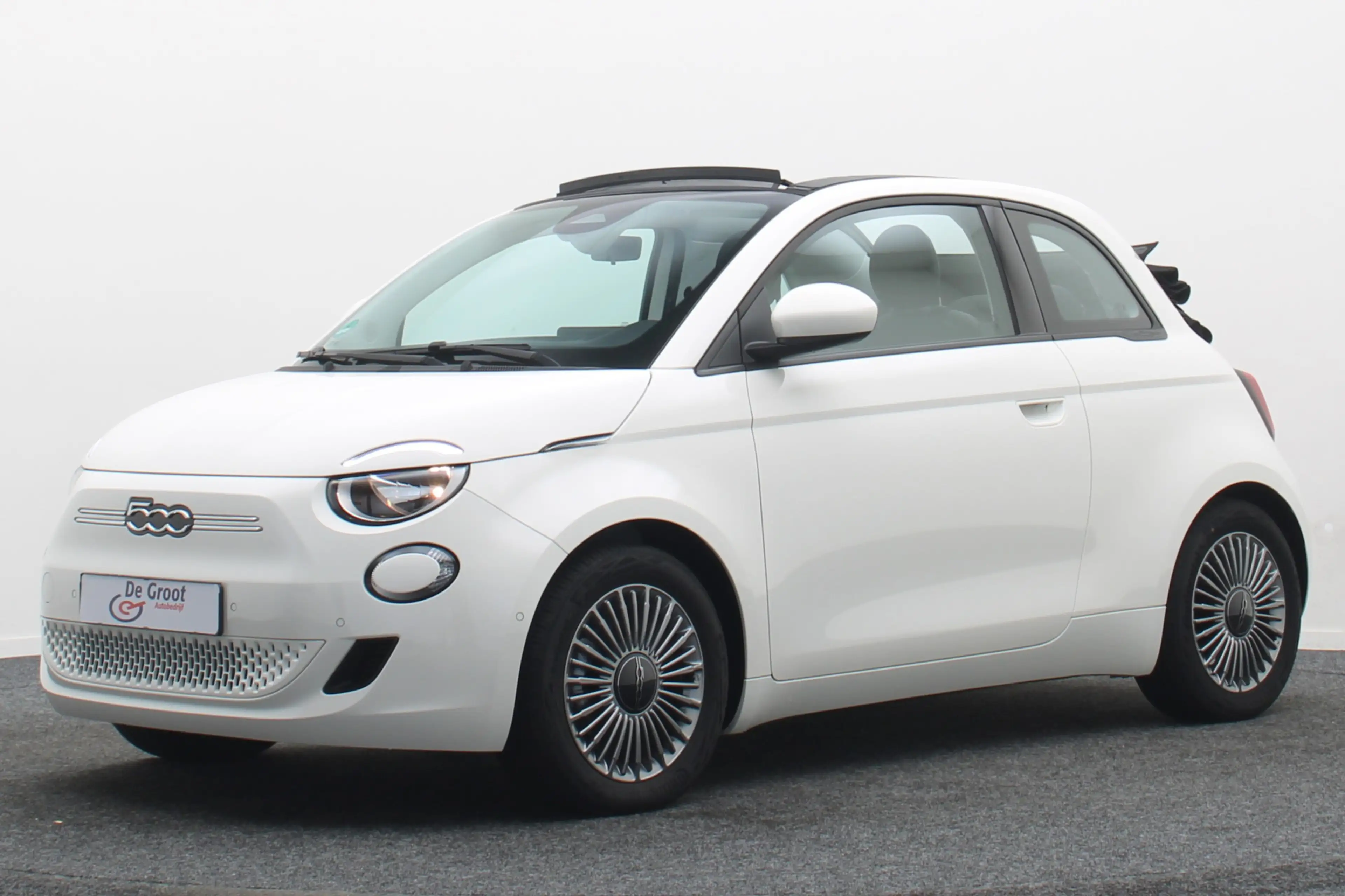 Fiat 500C Icon 42 kWh Cabrio Virtual Cockpit, Climate, Cruis — photo 13