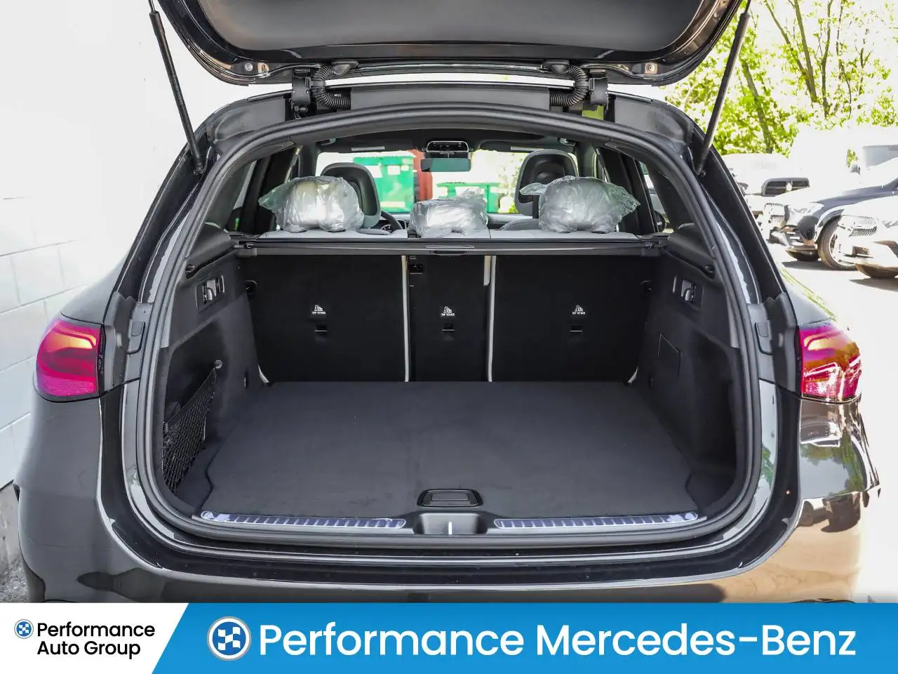 Mercedes-Benz GLC снимка Mercedes-Benz GLC