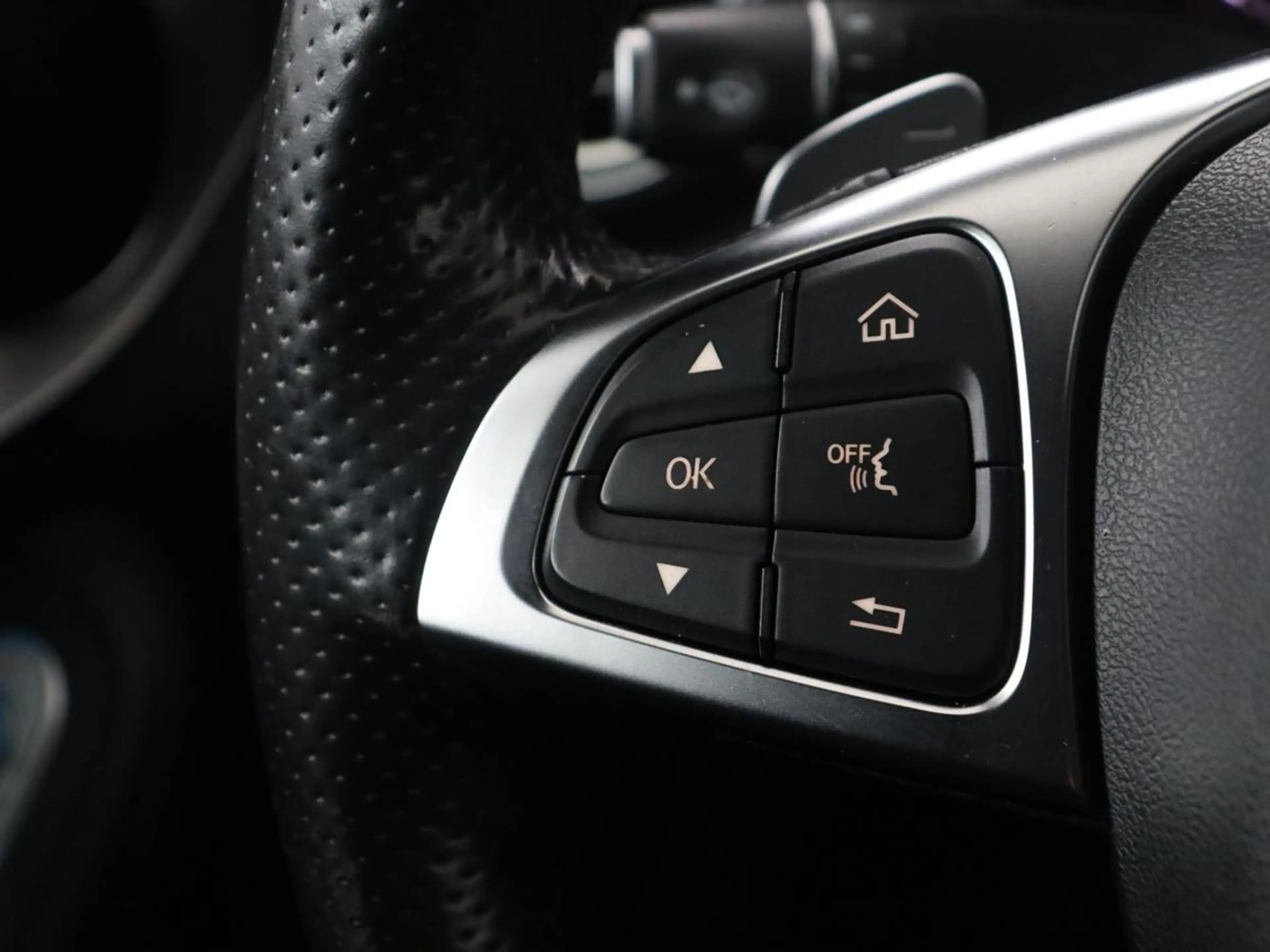 Mercedes-Benz C 250 Prestige — photo 11