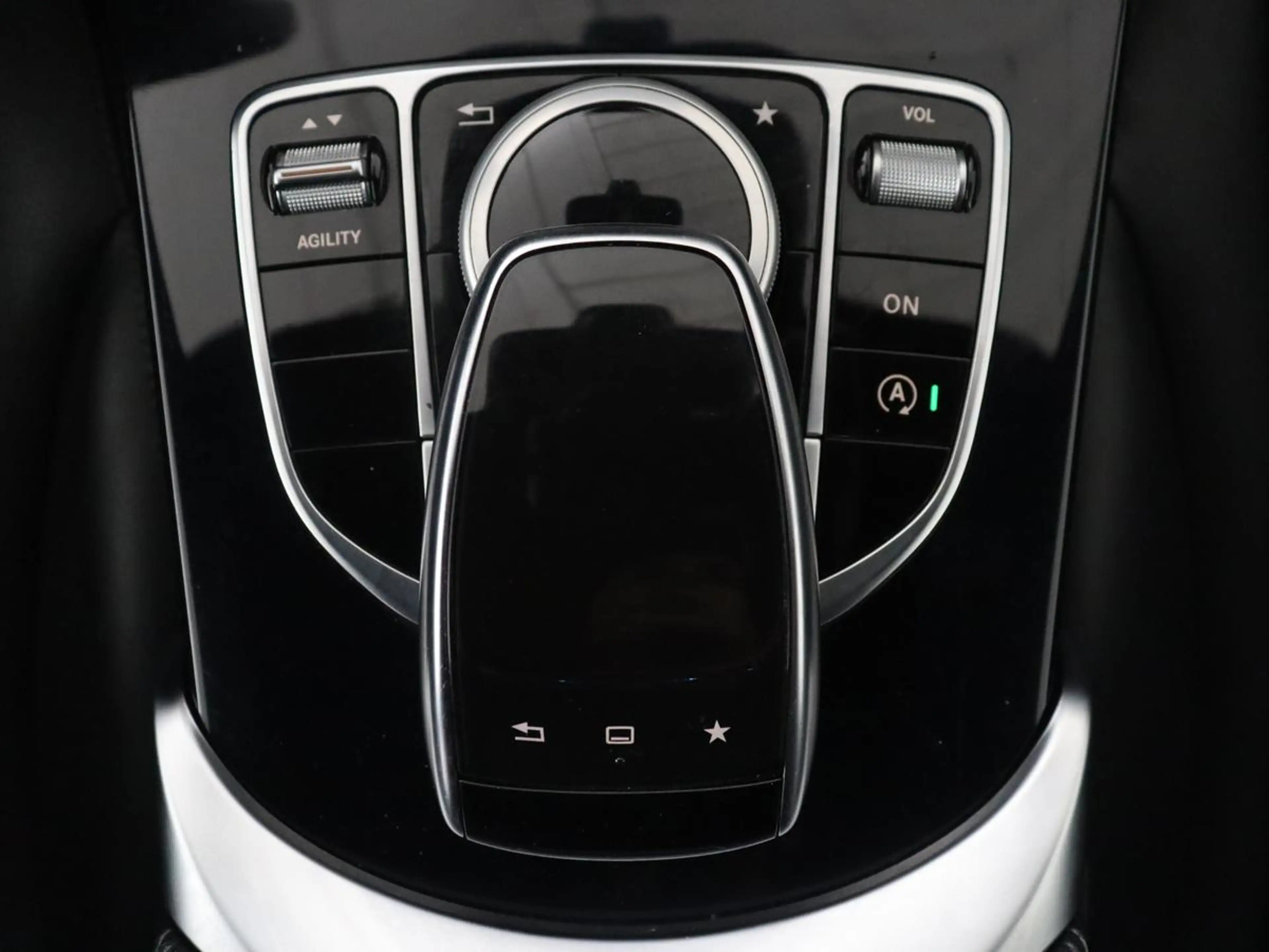 Mercedes-Benz C 250 Prestige — photo 19