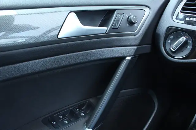 Volkswagen Golf view 15