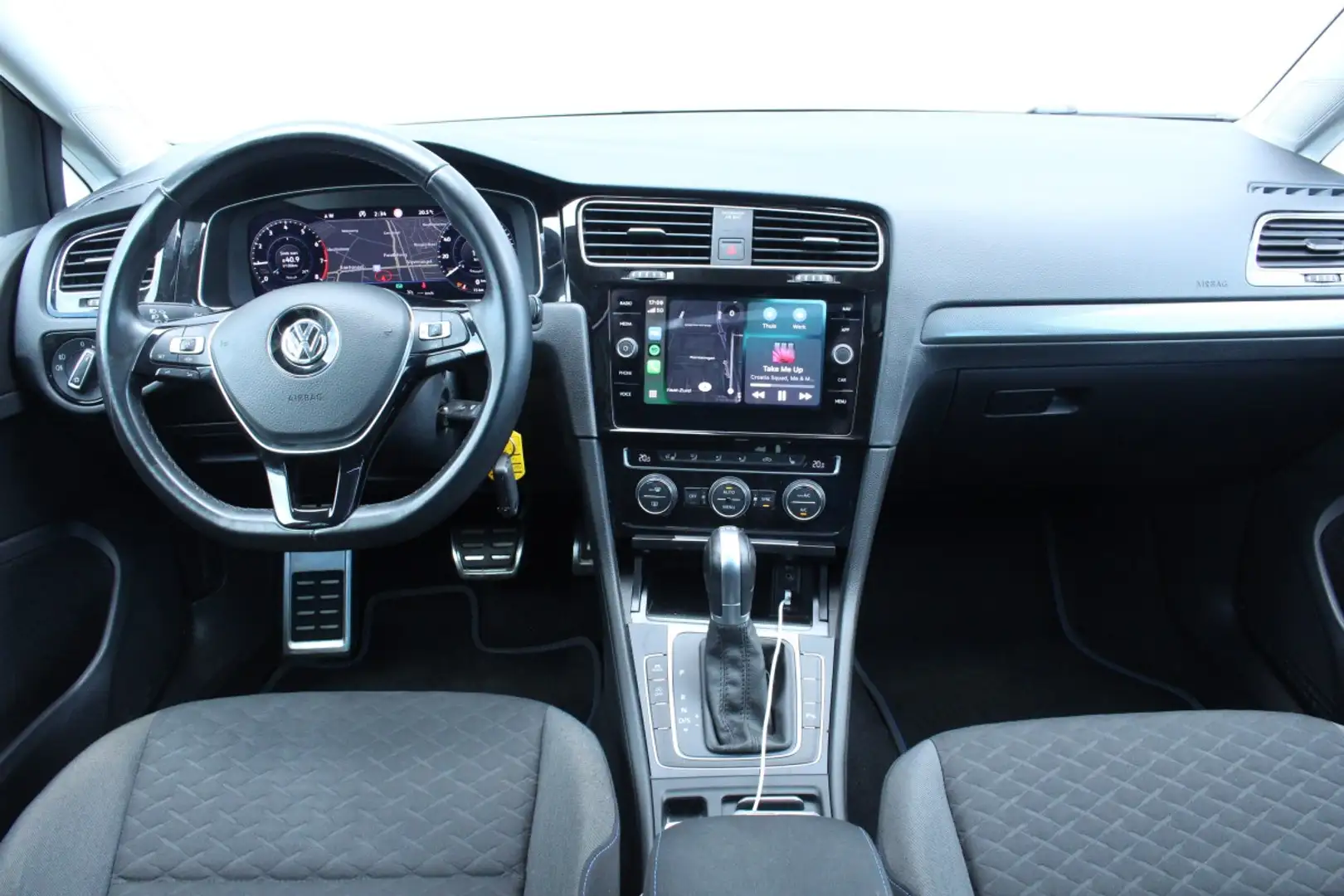 Volkswagen Golf Variant 1.5 TSI DSG Highline PANO VIRTUAL CARPL ACC STUURV Wit - 2