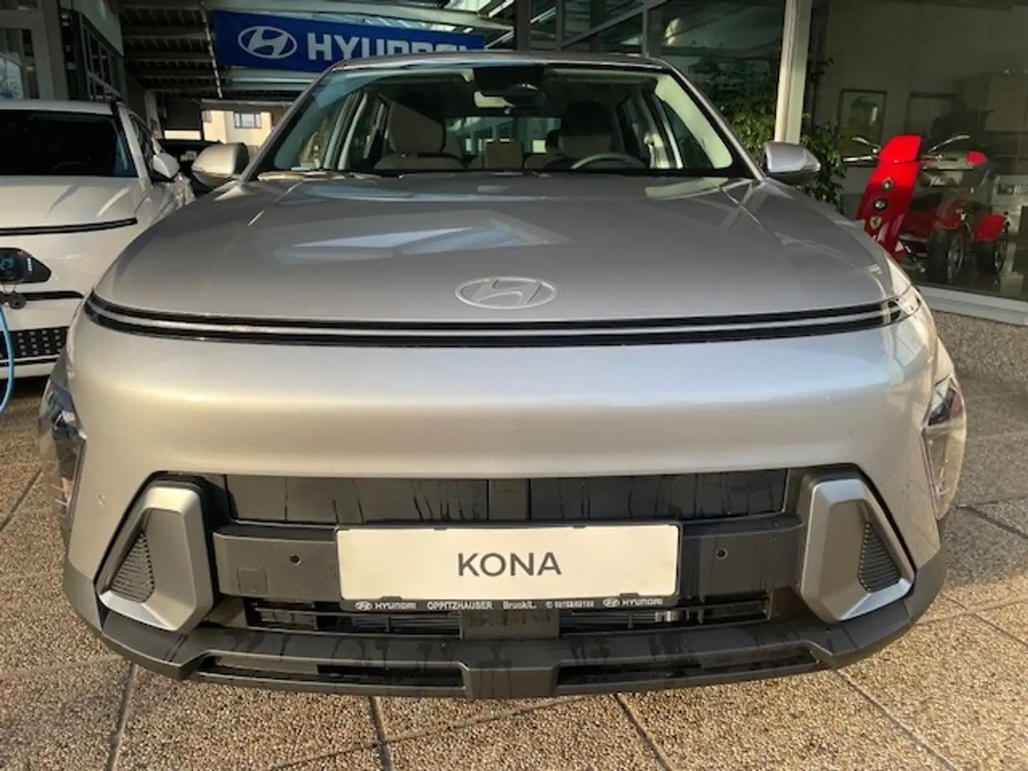 Hyundai KONA Kona 1,0 T-GDi 2WD Smart Line Plateado - 2