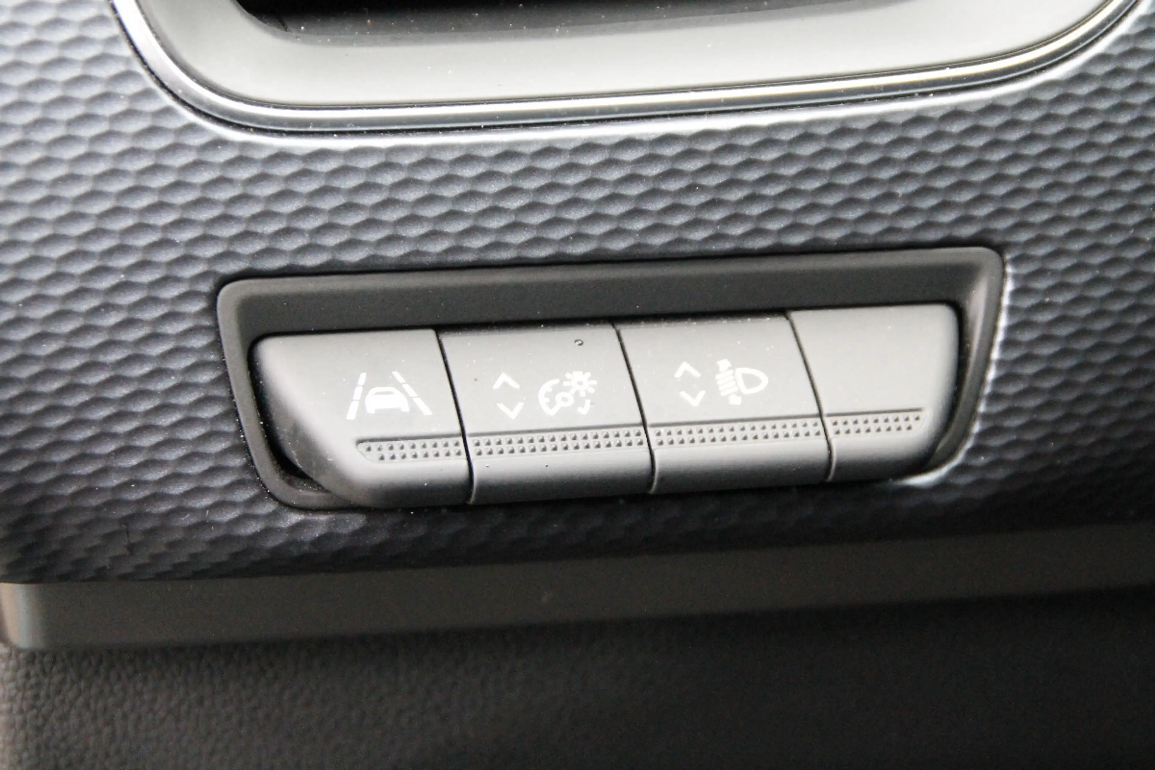 Renault Arkana ZEN TCe 140 EDC — photo 15