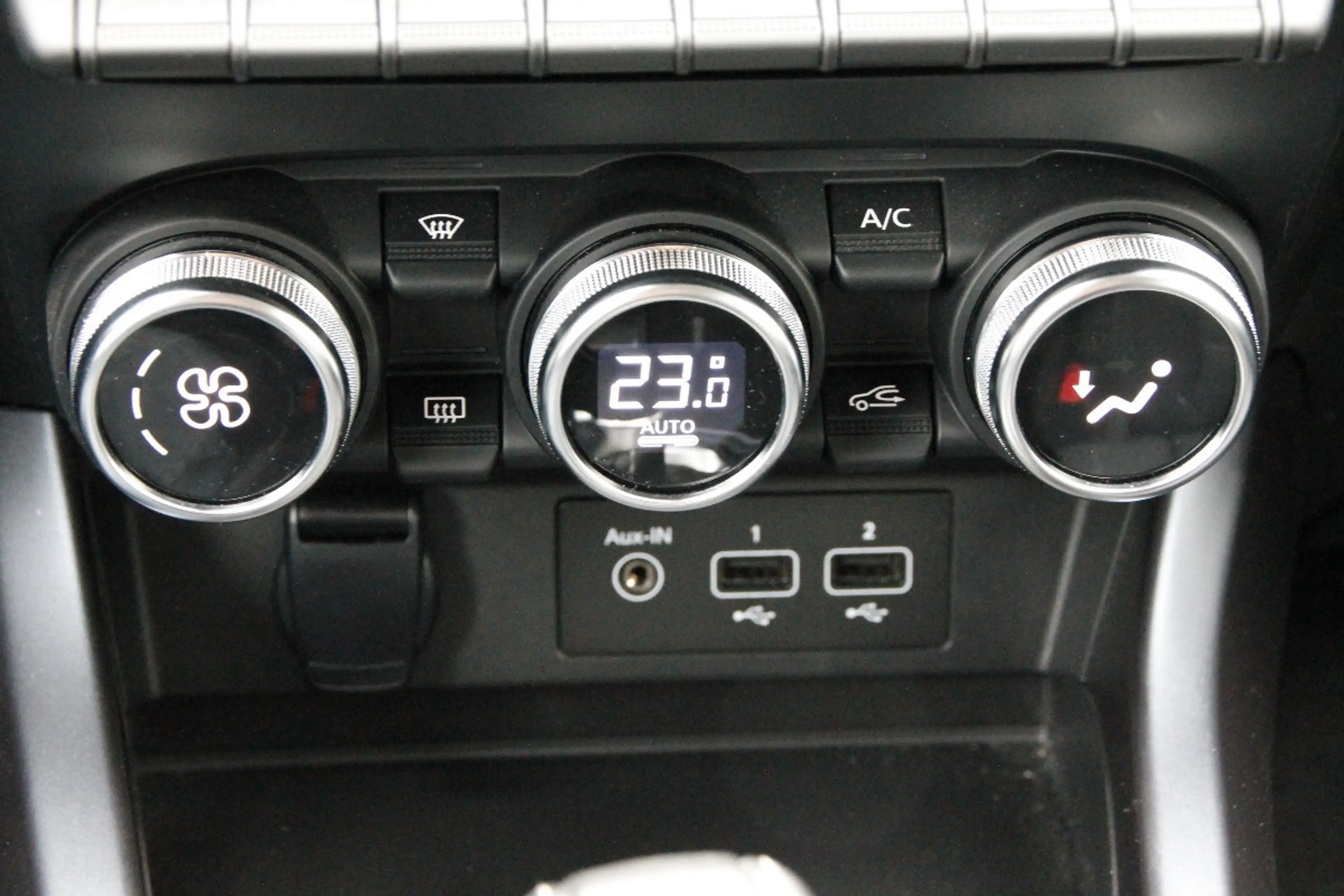 Renault Arkana ZEN TCe 140 EDC — photo 13