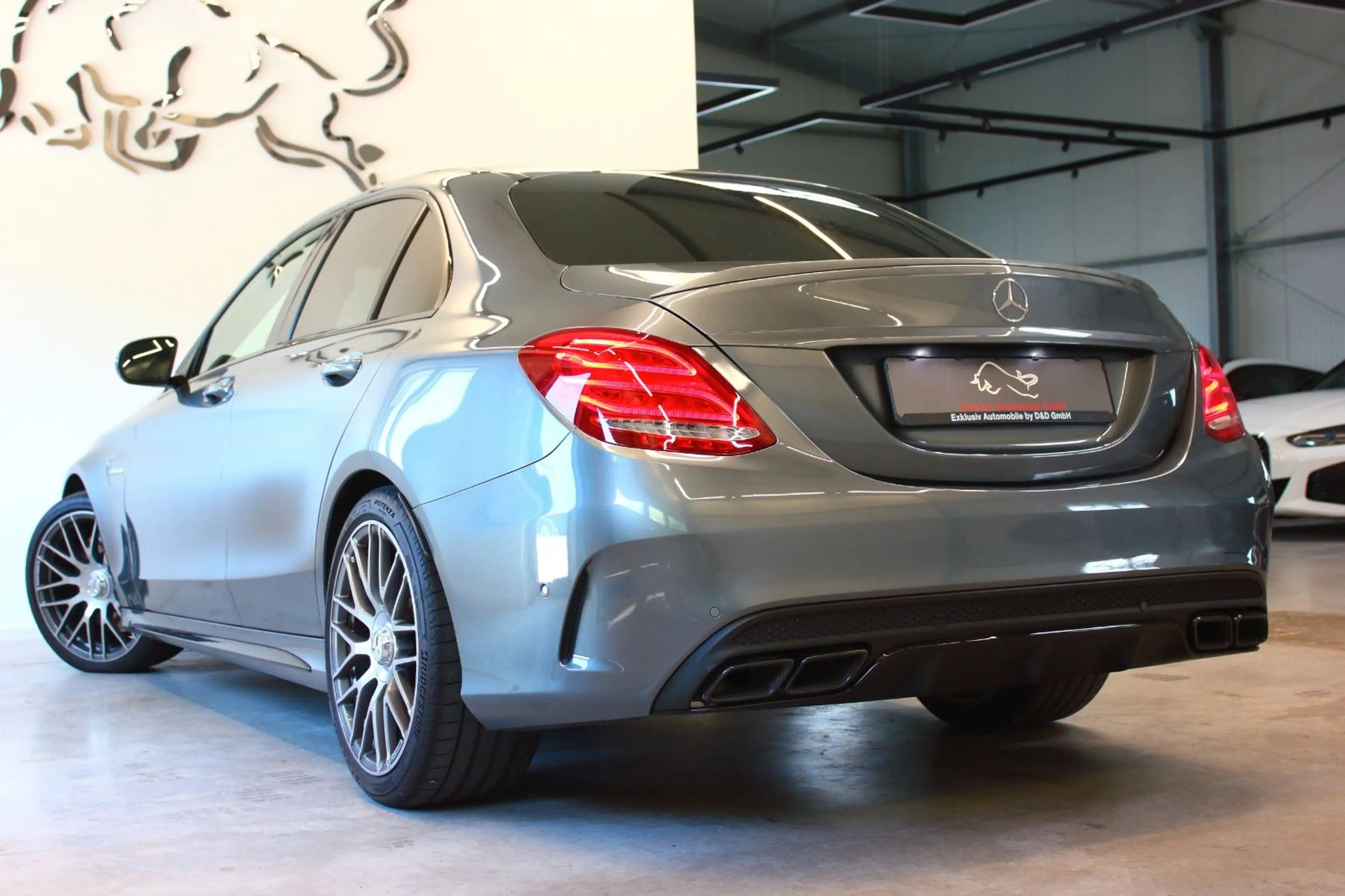 Mercedes-Benz C 63 AMG limo~UNFALLFREI+DEUTSCH+S-HEFT~2Hd — photo 6