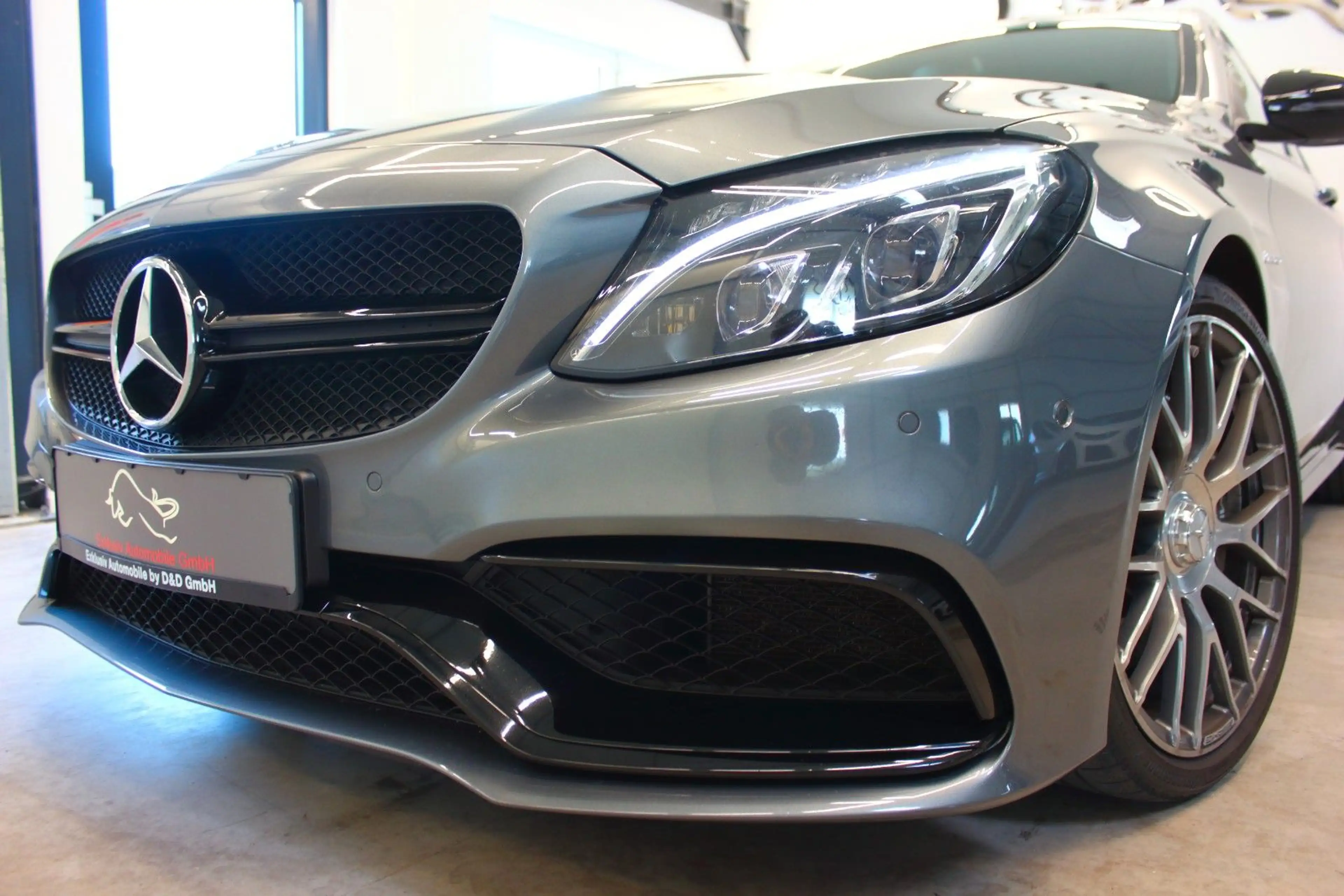 Mercedes-Benz C 63 AMG limo~UNFALLFREI+DEUTSCH+S-HEFT~2Hd — photo 4