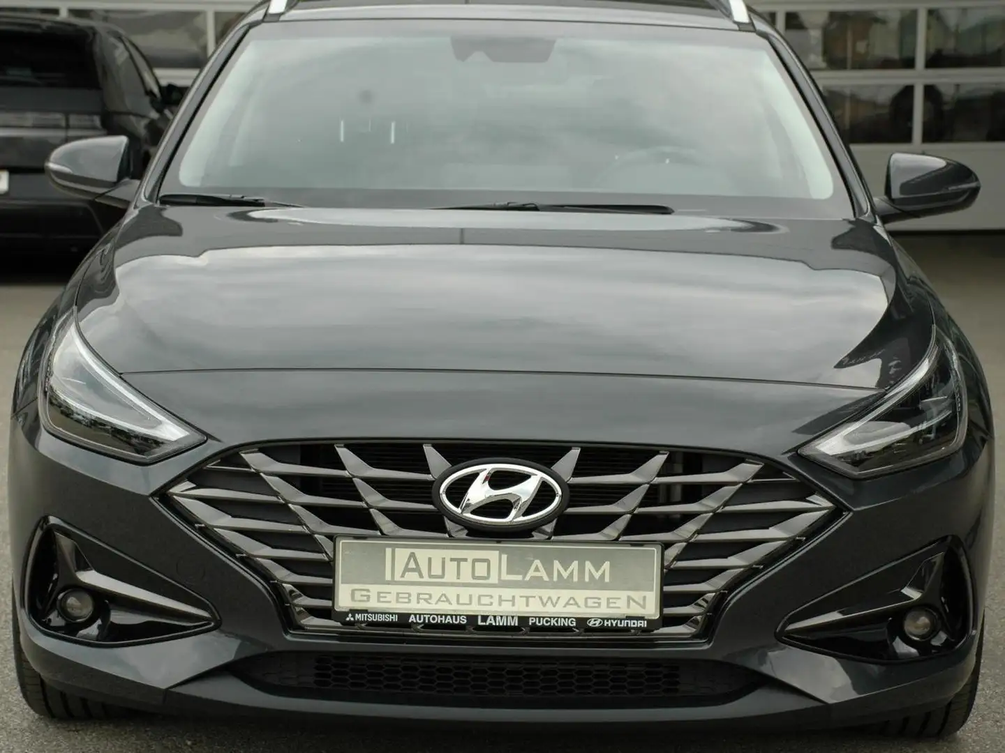 Hyundai i30 CW 1,0 T-GDI Trend Line DCT Aut. Gris - 1