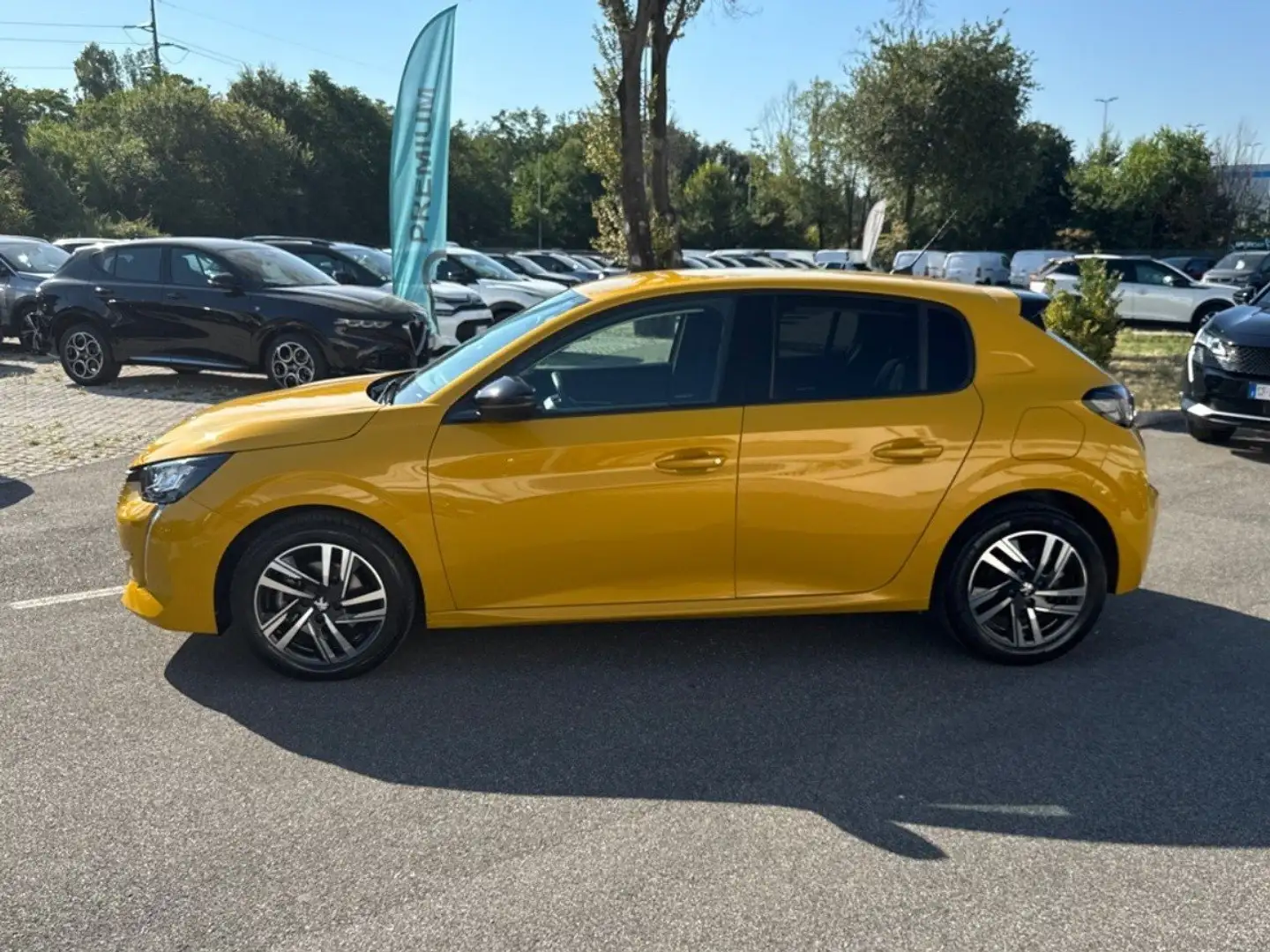 Peugeot 208 Allure Pack BlueHDi 100 S/S Giallo - 2