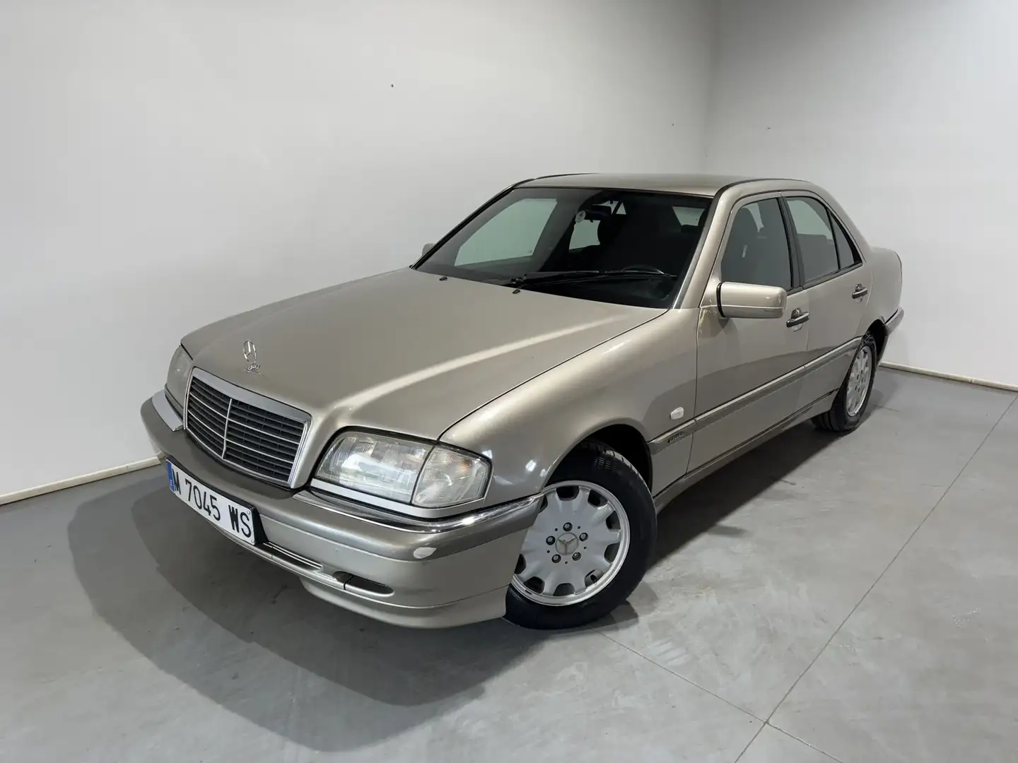Mercedes-Benz C 240 Elegance Beige - 2