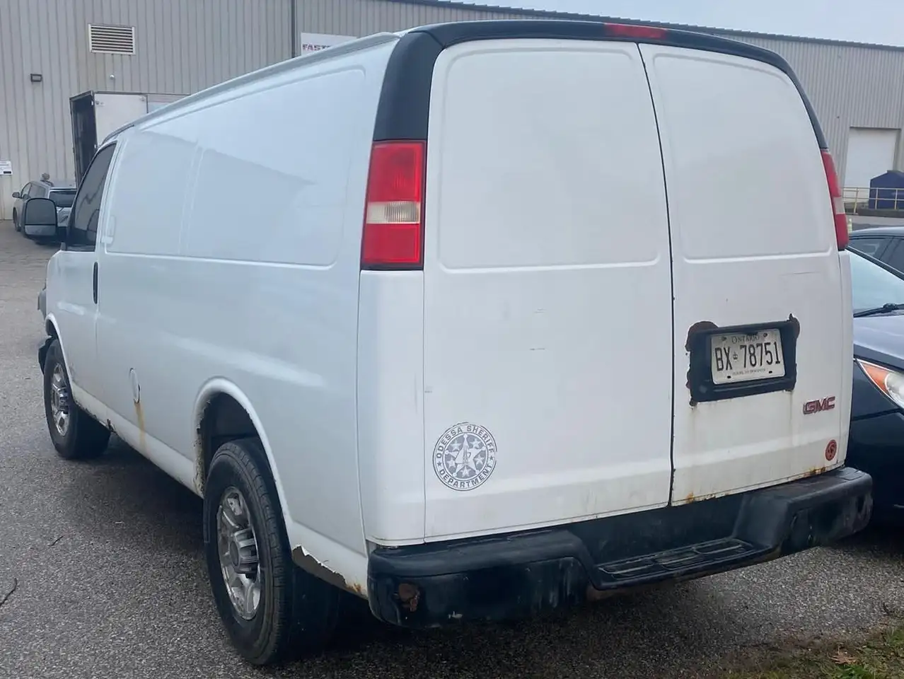GMC Savana снимка GMC Savana