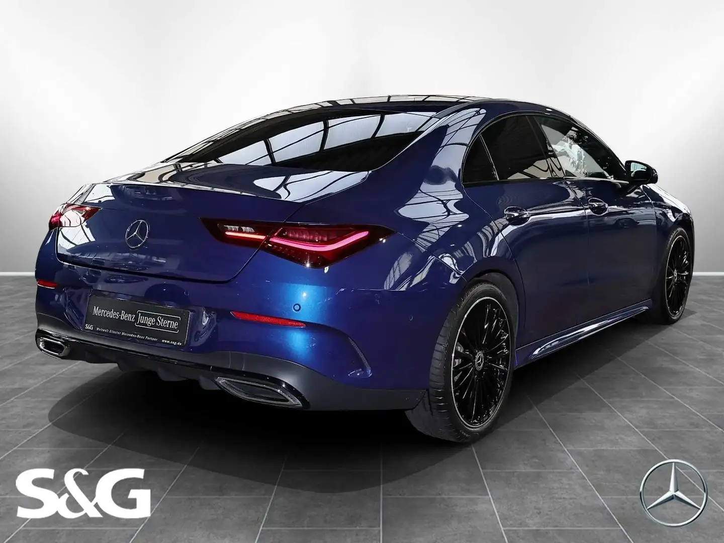 Mercedes-Benz CLA 200 Coupé AMG TOTWINKEL+PANO+DISTR+360°+19" Blau - 2