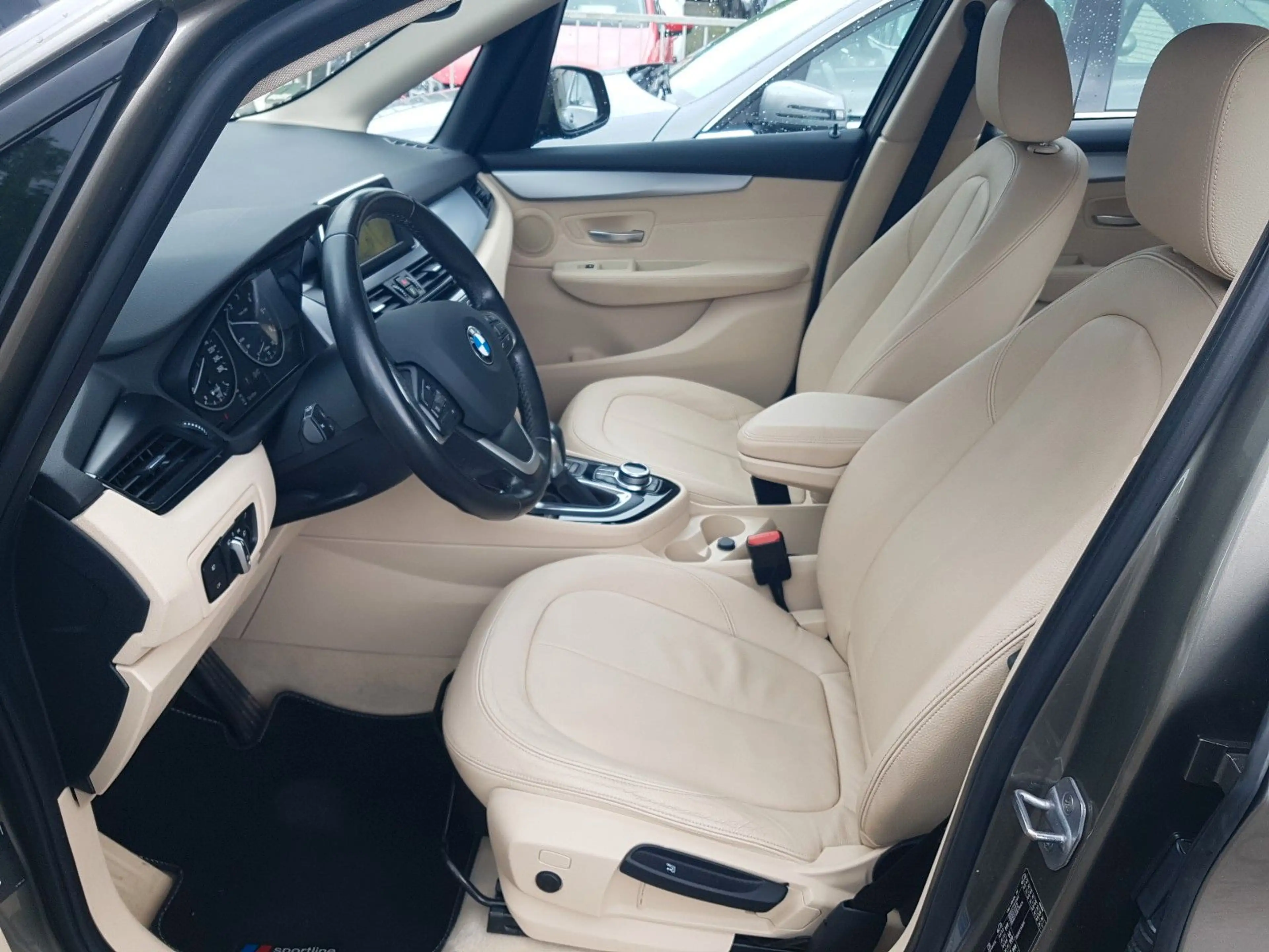 BMW 216 Advantage Aut. Navi AHK Leder — photo 10