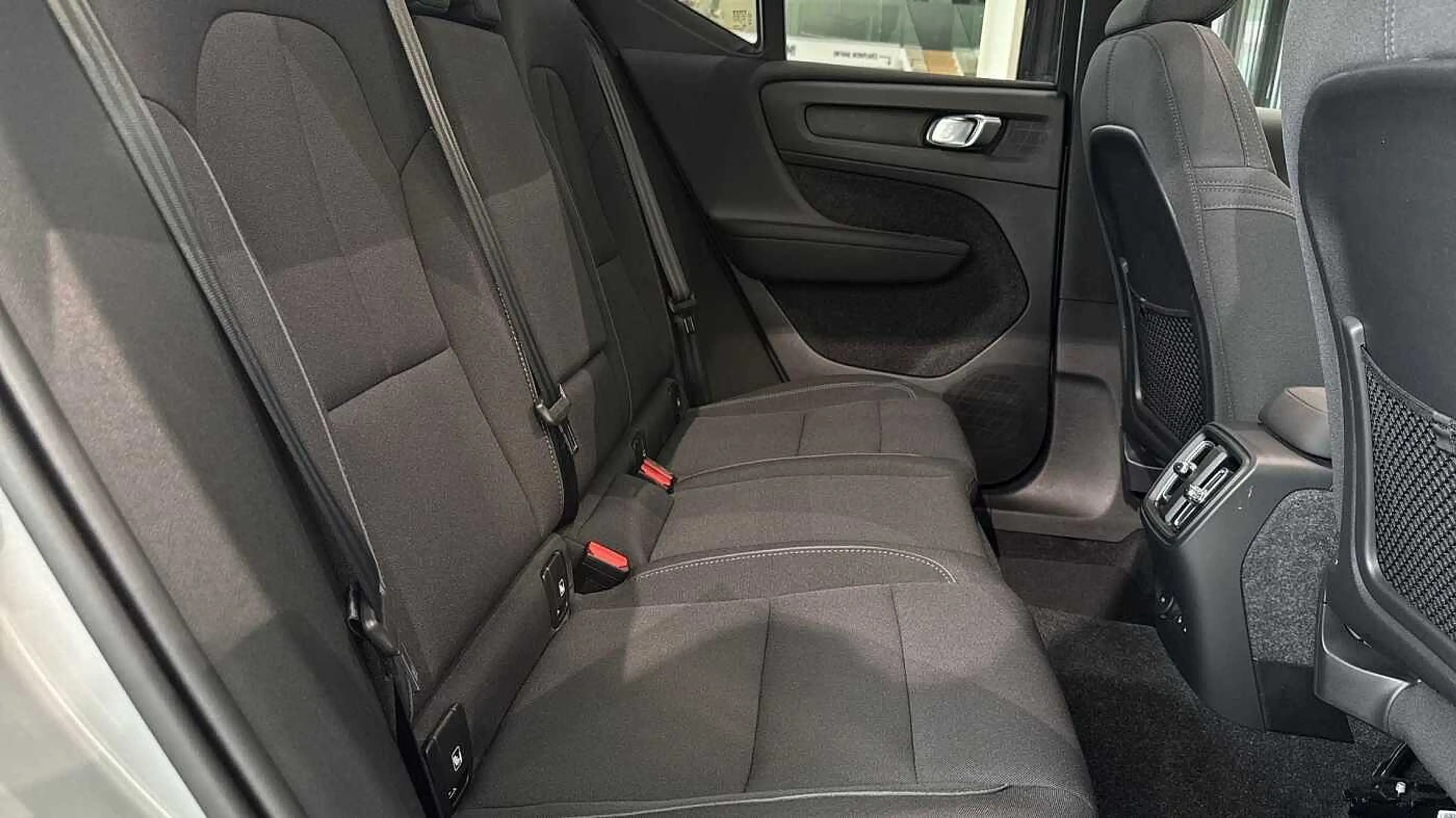 Volvo EX40 Ultra, Single Motor Extended Range — photo 12